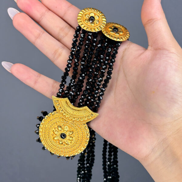 CRYSTAL RANI HAAR - Image 1