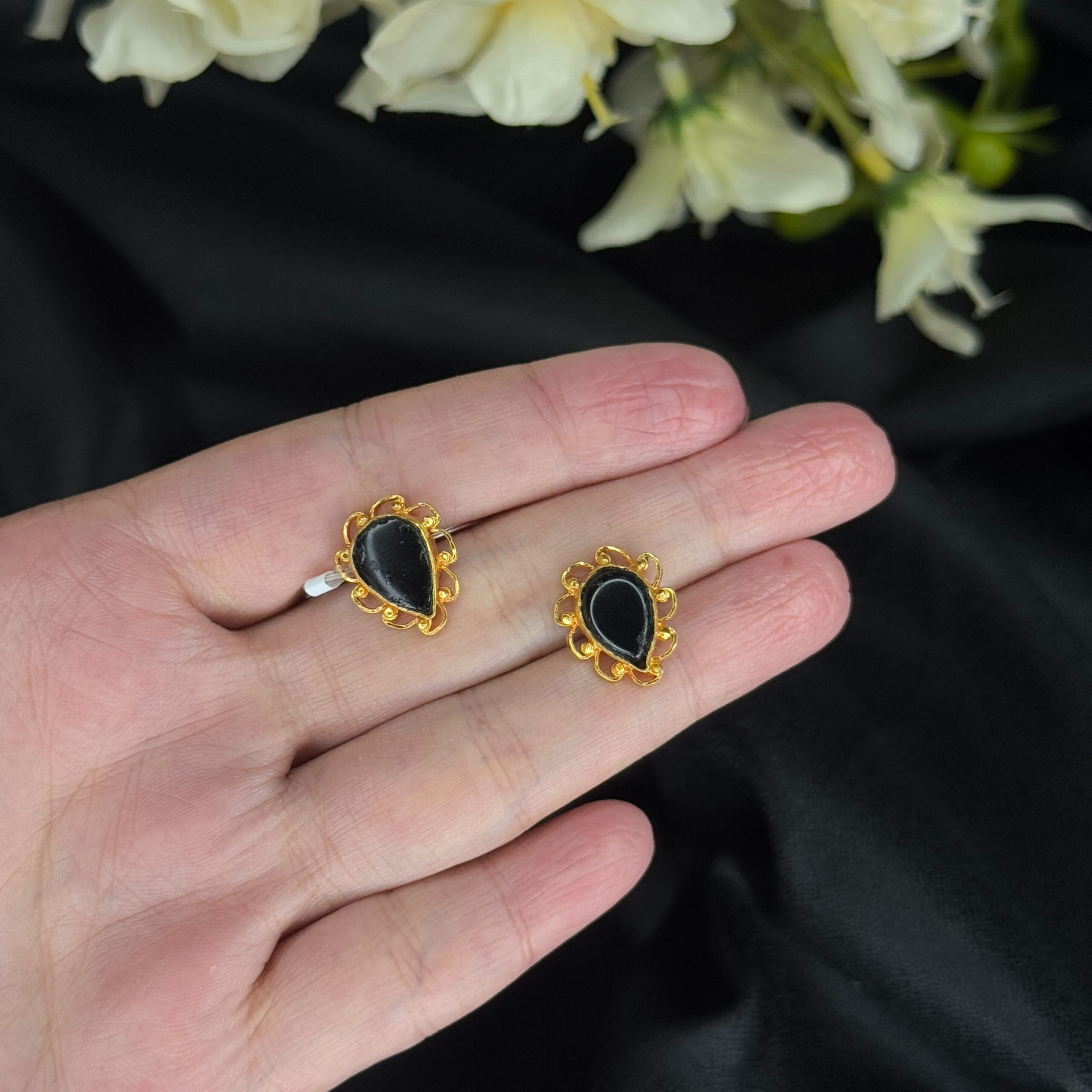 IMG_7173 GOLD EARRINGS - Image 1