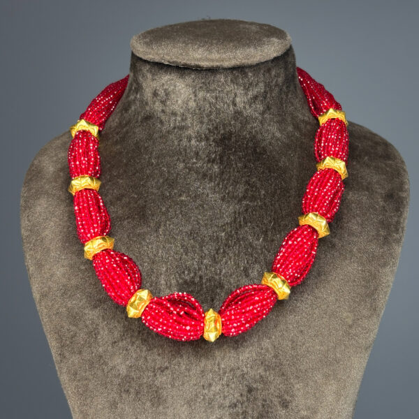CRYSTAL HAAR - Image 2