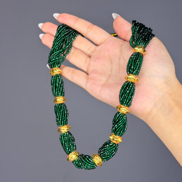 CRYSTAL HAAR - Image 1
