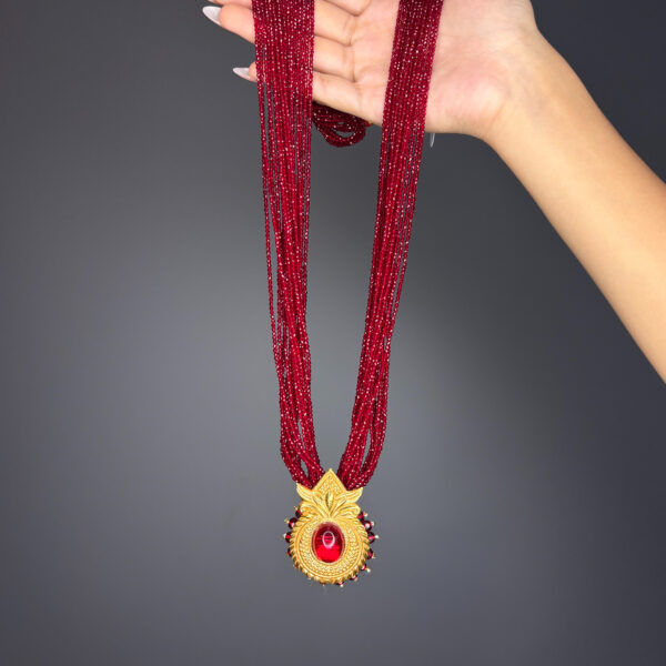 CRYSTAL HAAR - Image 1
