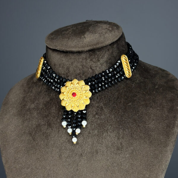 CRYSTAL HAAR - Image 2