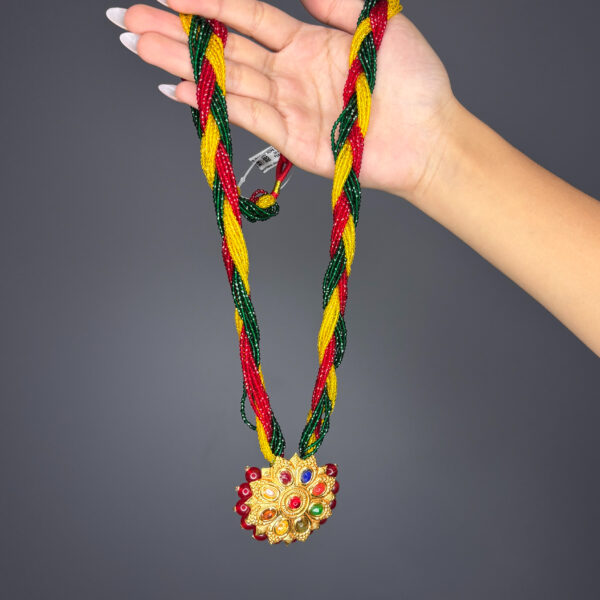 CRYSTAL HAAR - Image 1