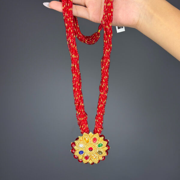 CRYSTAL HAAR - Image 1