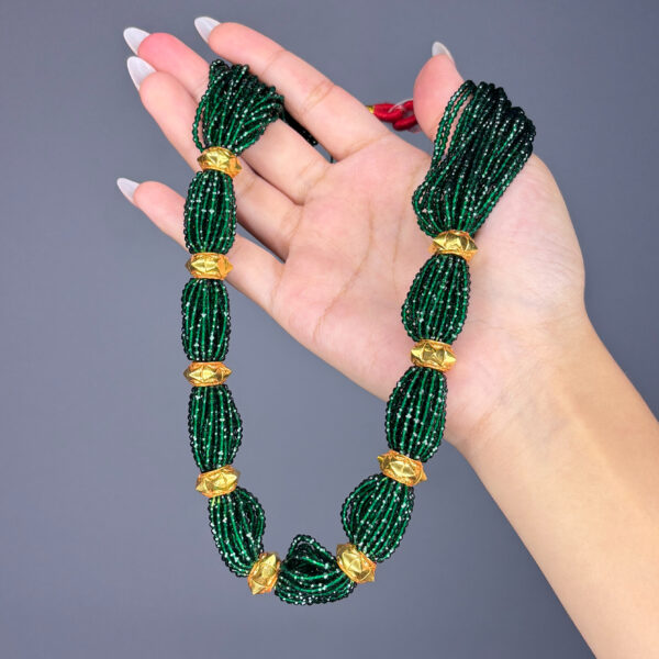 CRYSTAL HAAR - Image 1