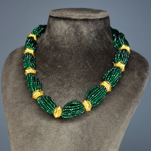 CRYSTAL HAAR - Image 2