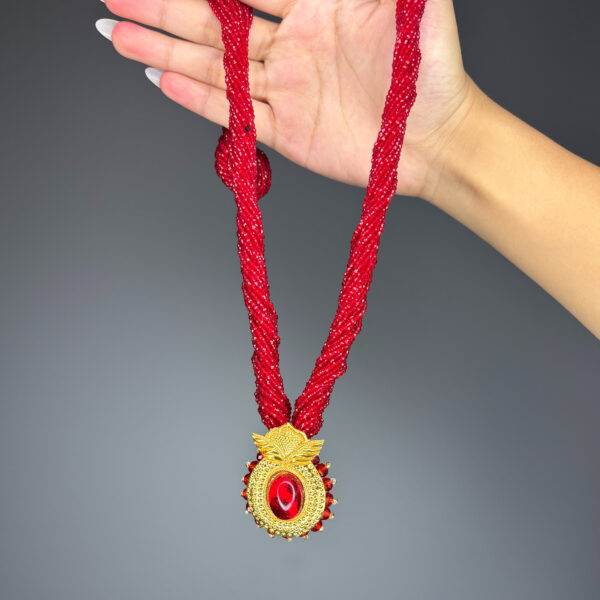 CRYSTAL HAAR - Image 1