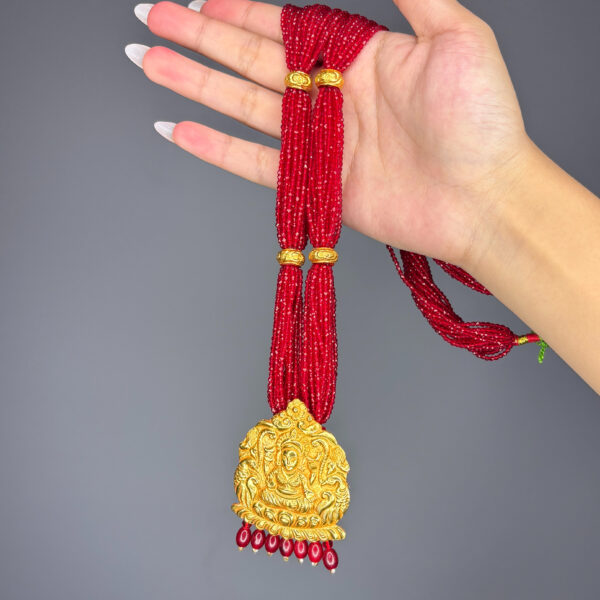 CRYSTAL HAAR - Image 1