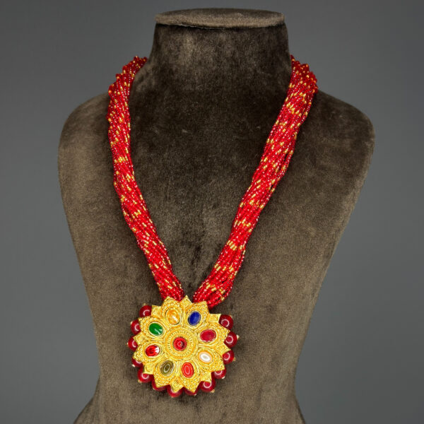 CRYSTAL HAAR - Image 2