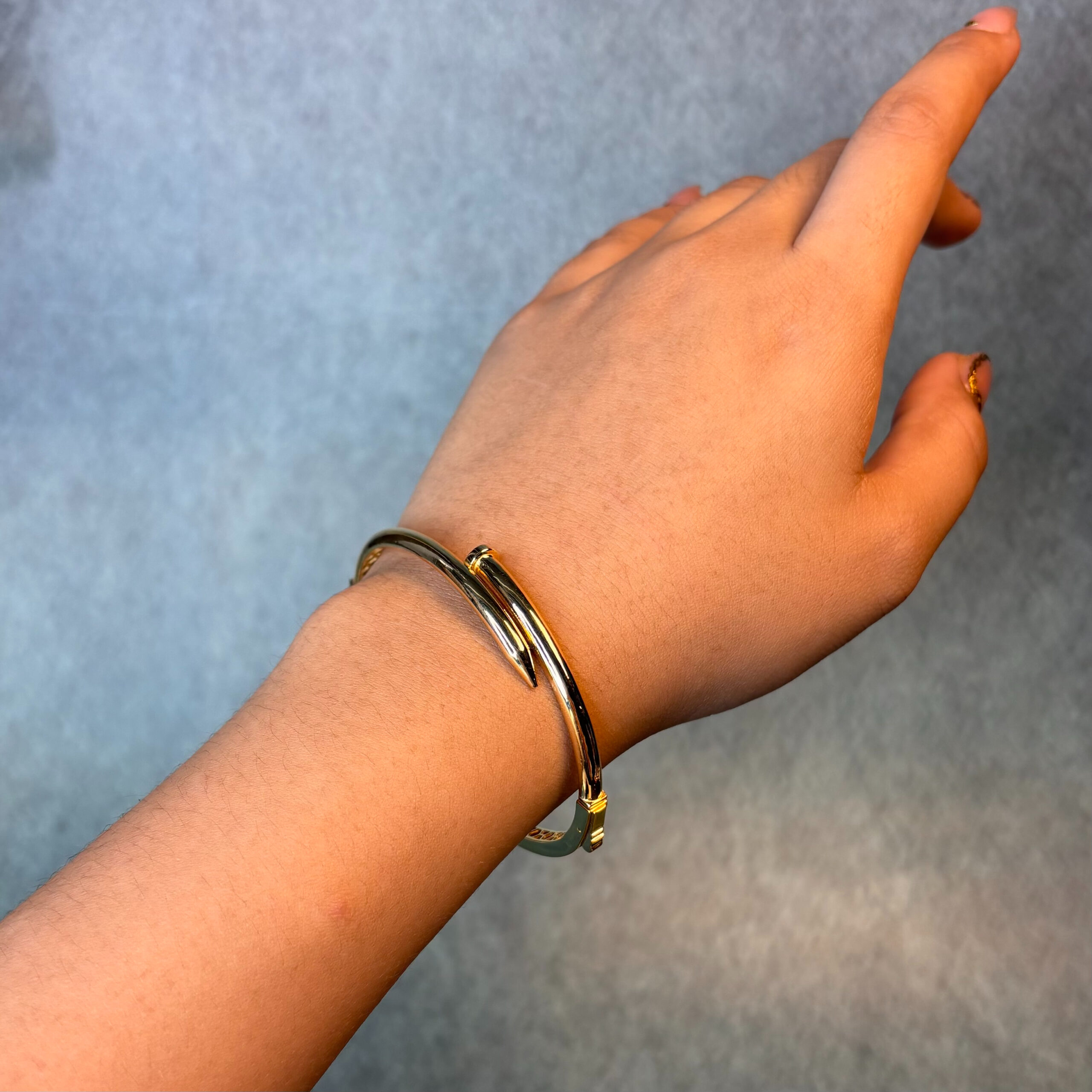 IMG_3396 9KT BANGLE - Image 1
