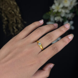 LADIES RING ( 9KT GOLD)