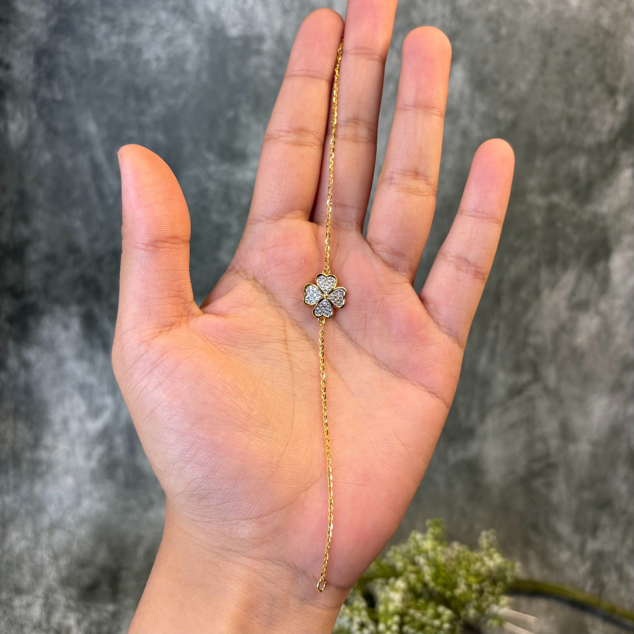 BRACELET ( 18KT GOLD)