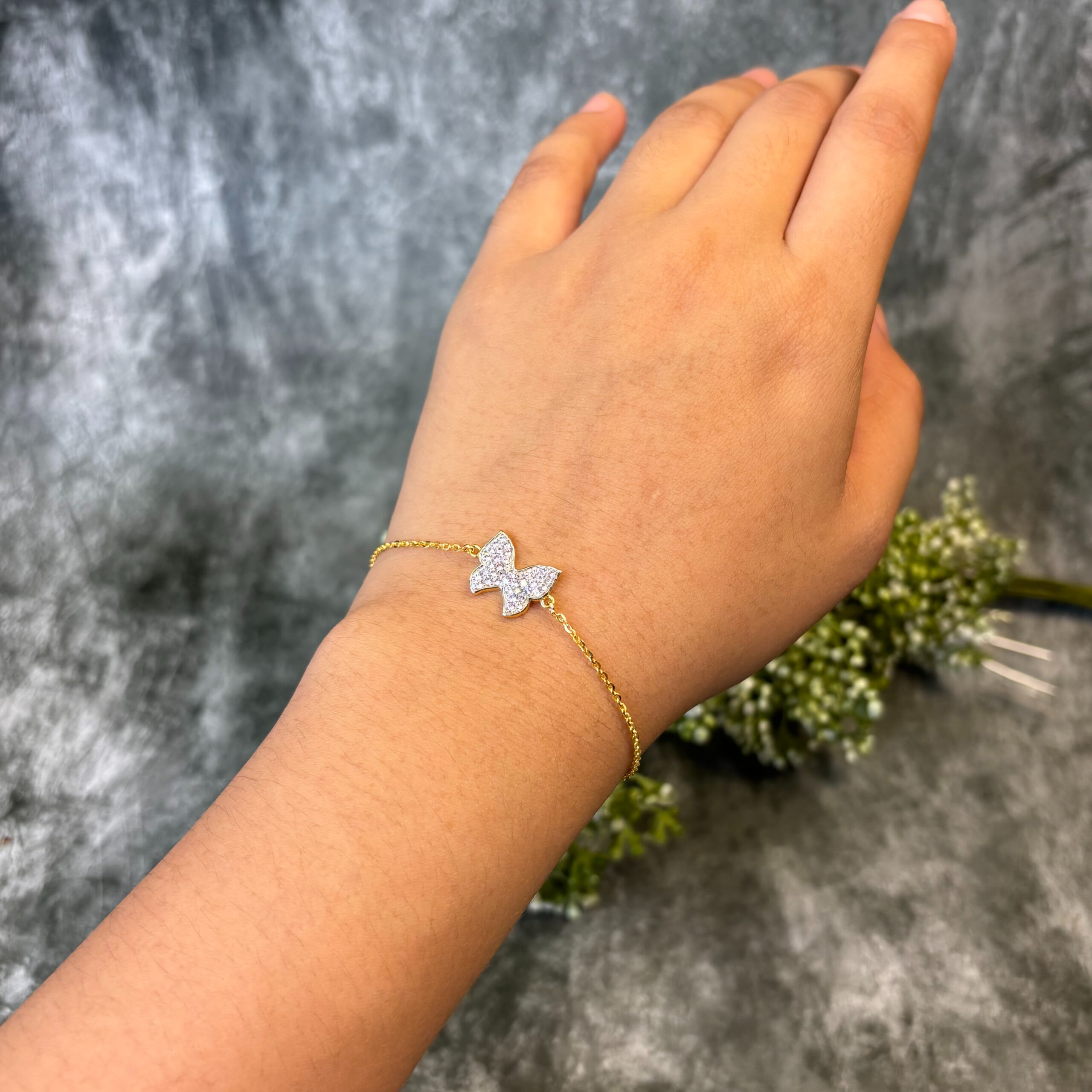 BRACELET ( 18KT GOLD)