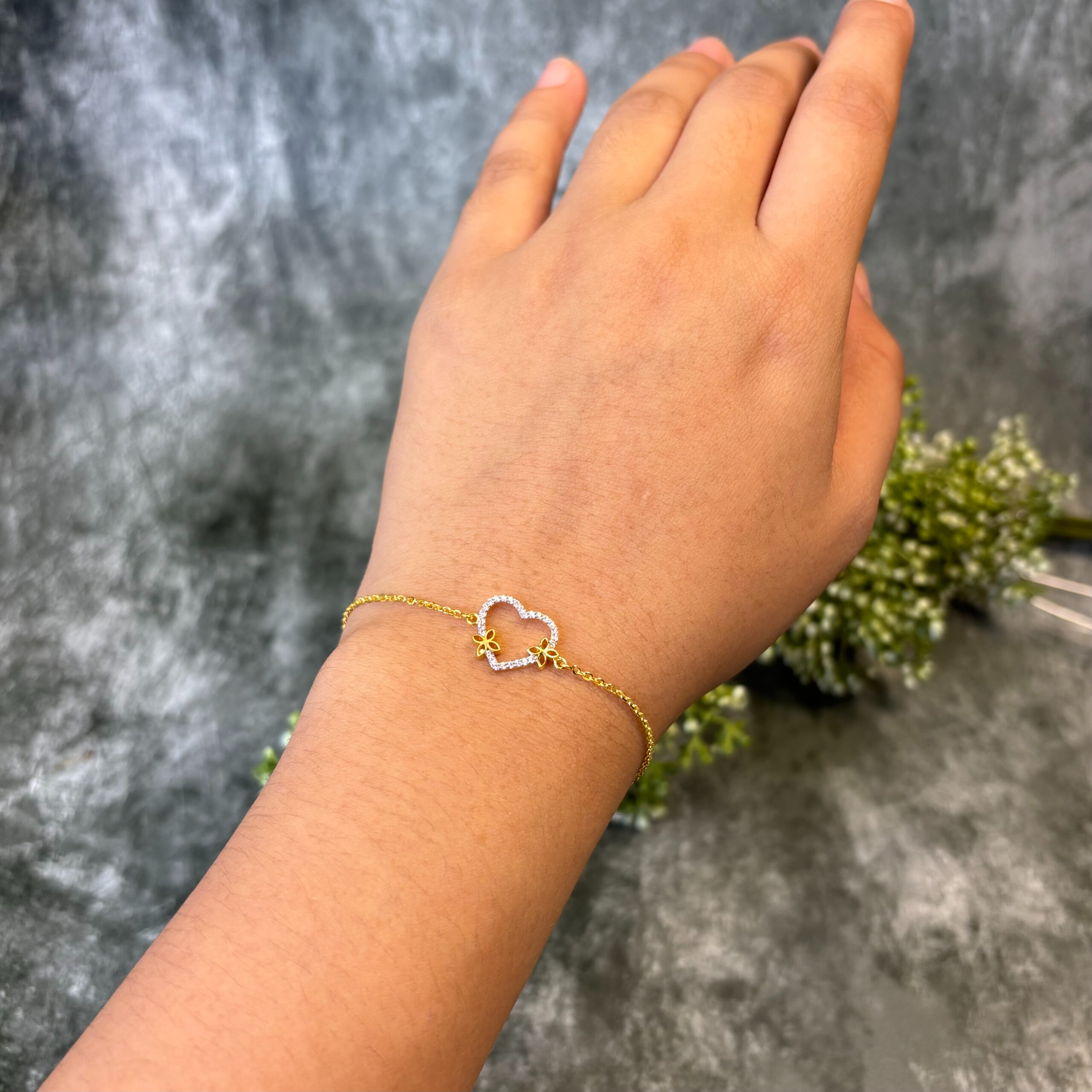 BRACELET ( 18KT GOLD)