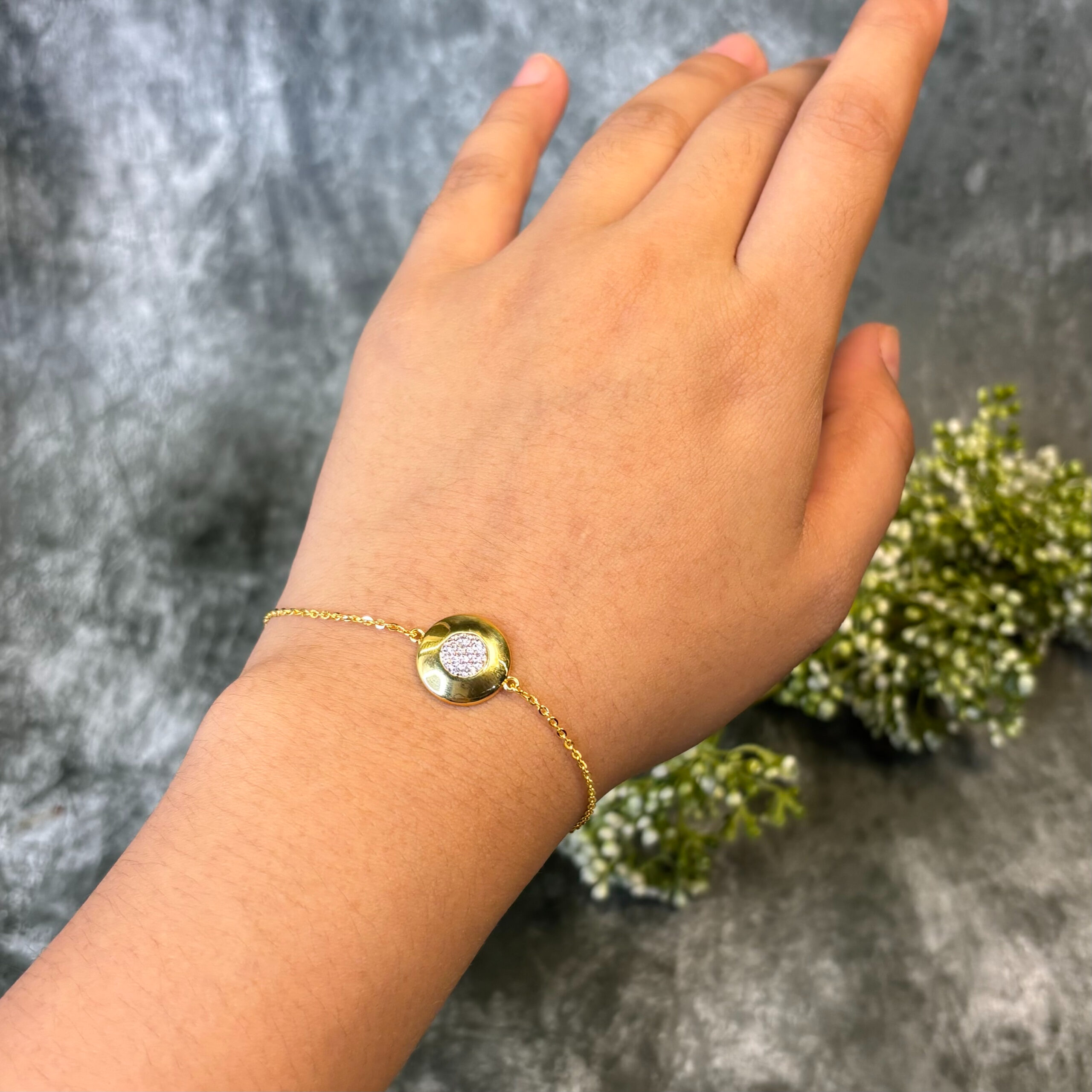 BRACELET ( 18KT GOLD)