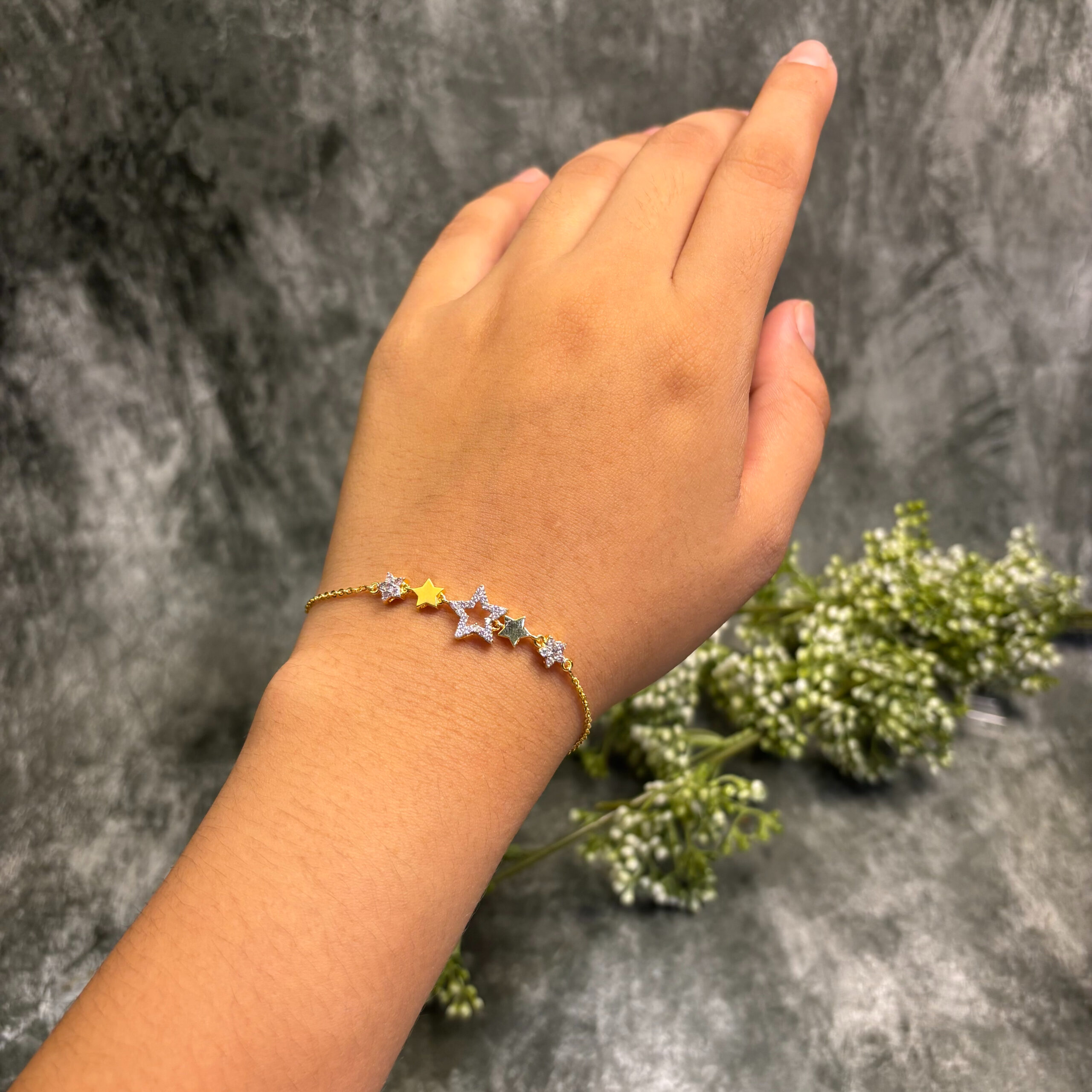 BRACELET ( 18KT GOLD)
