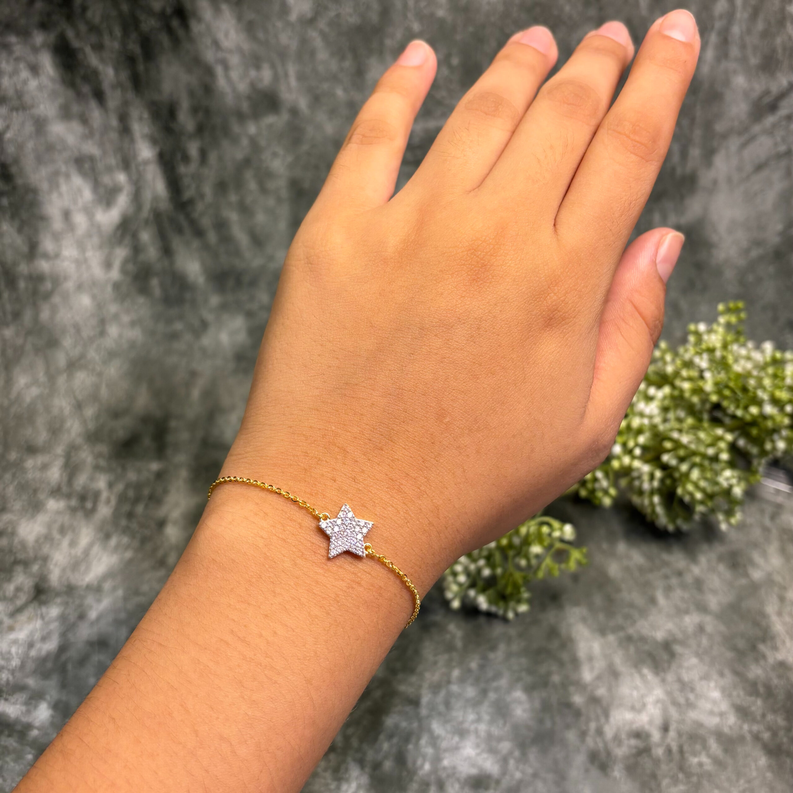 BRACELET ( 18KT GOLD)