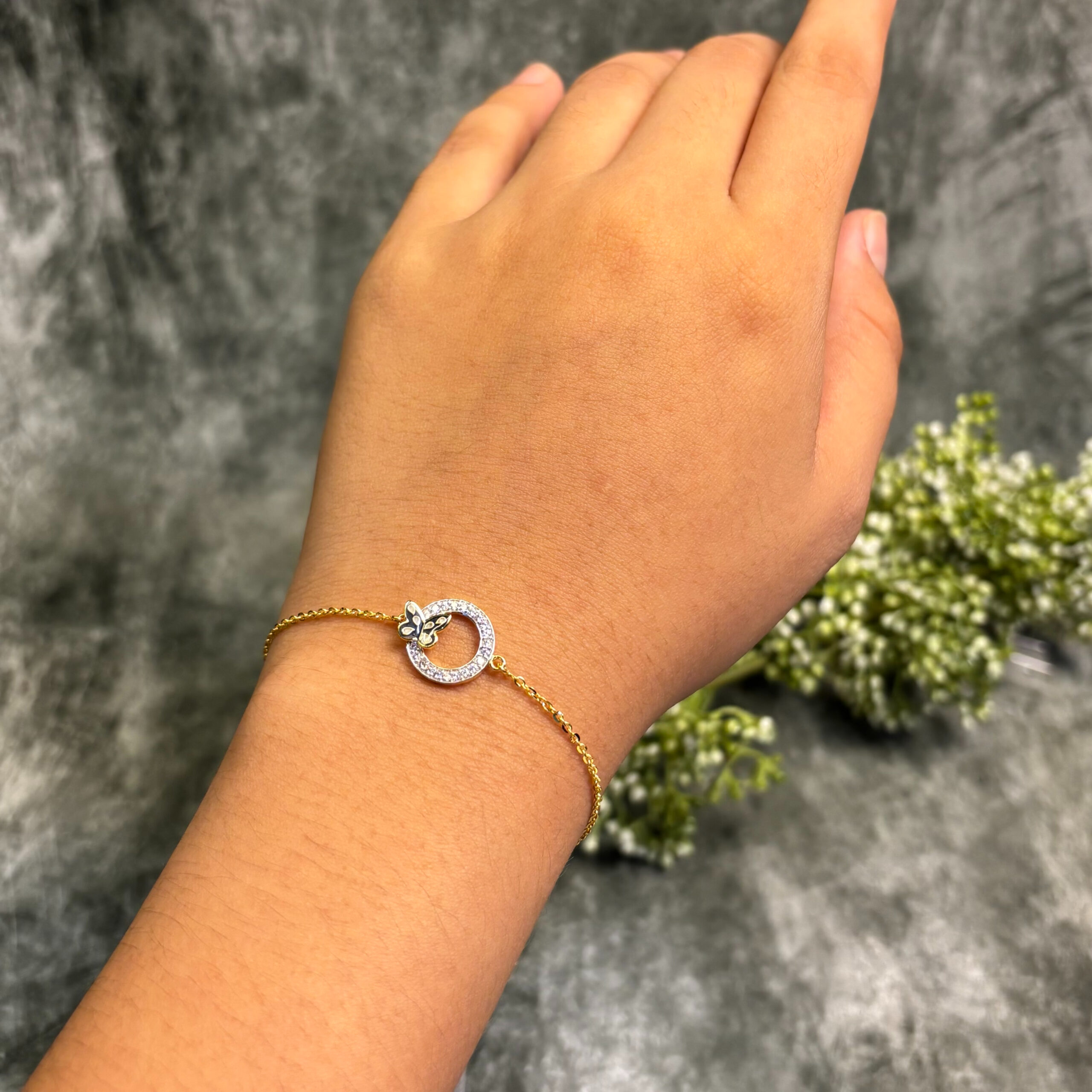 BRACELET ( 18KT GOLD)