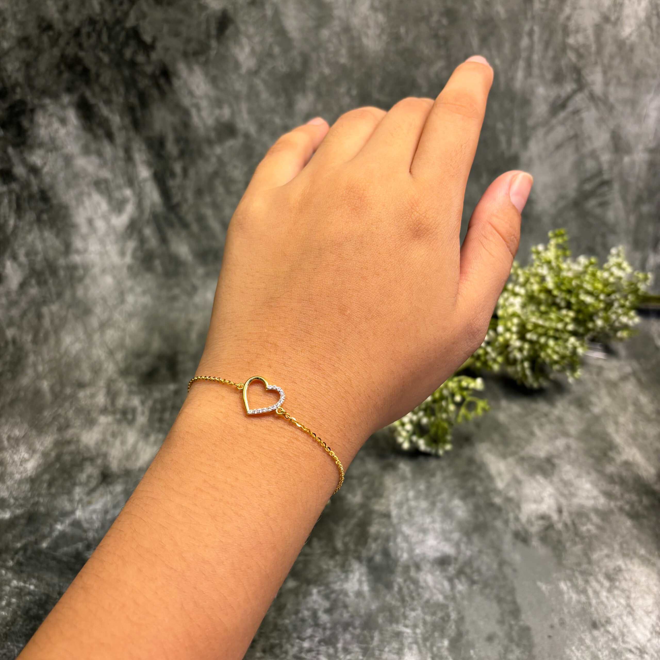 BRACELET ( 18KT GOLD)