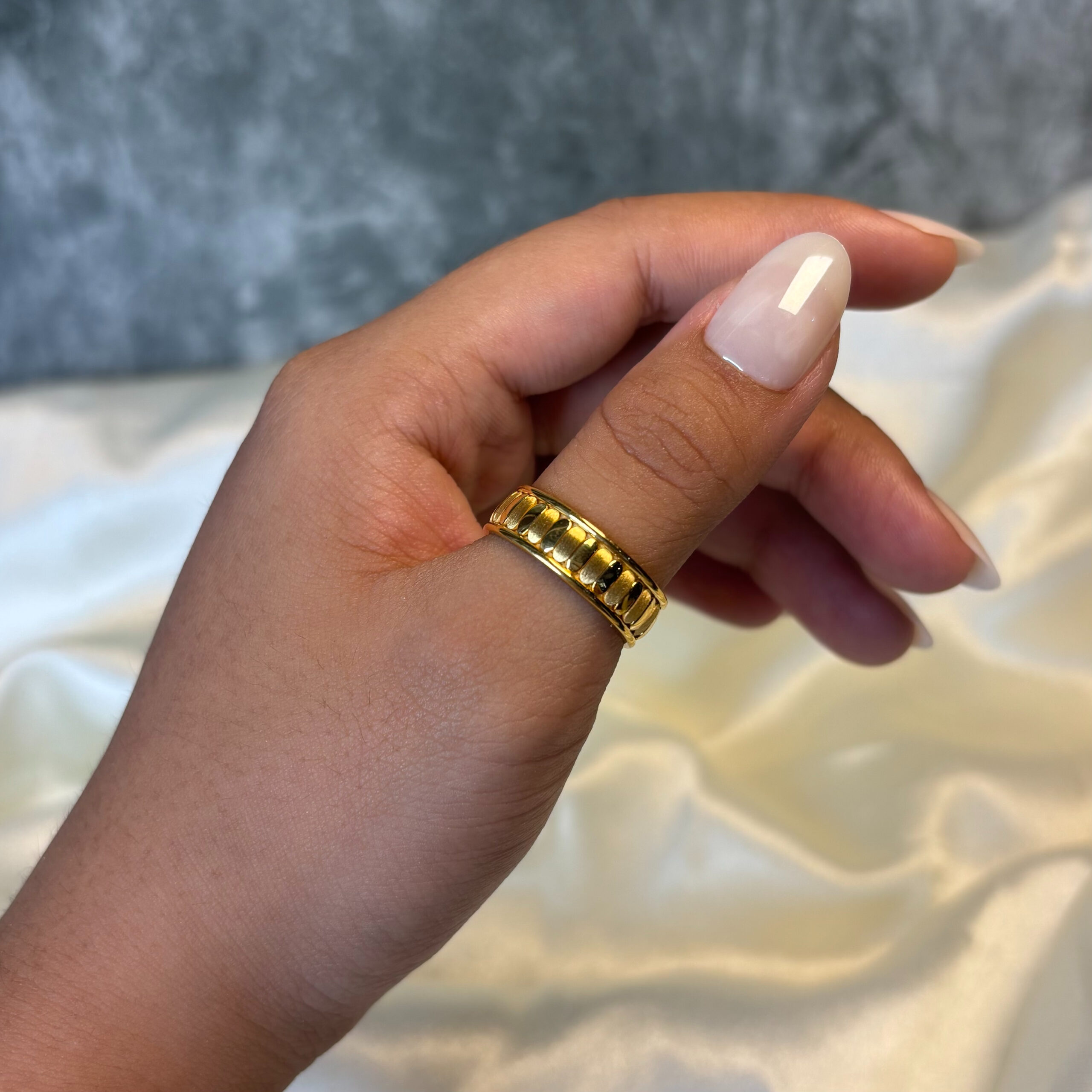 MEN'S RING ( 22KT GOLD)