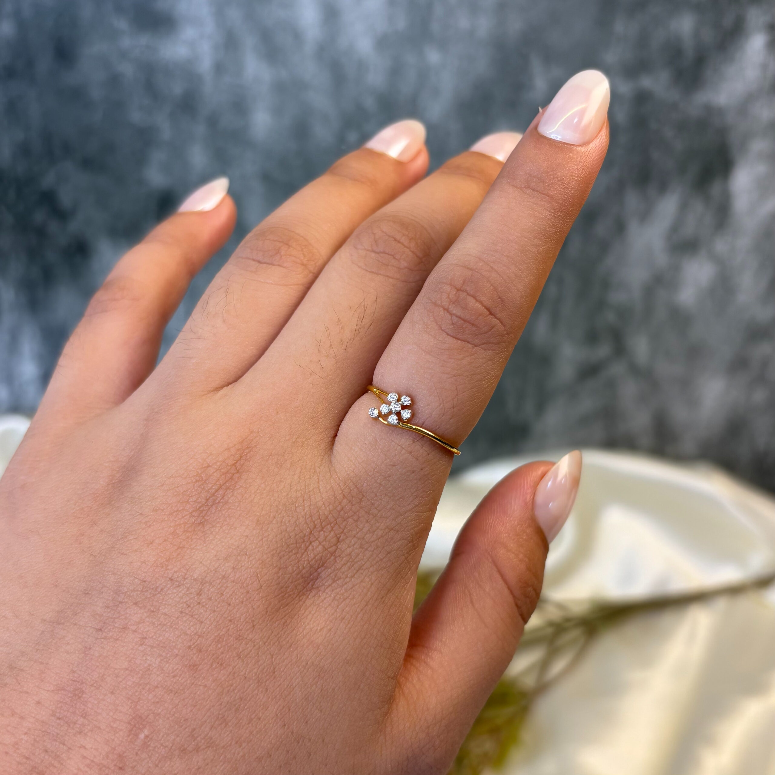 DIAMOND RING ( 9KT GOLD)