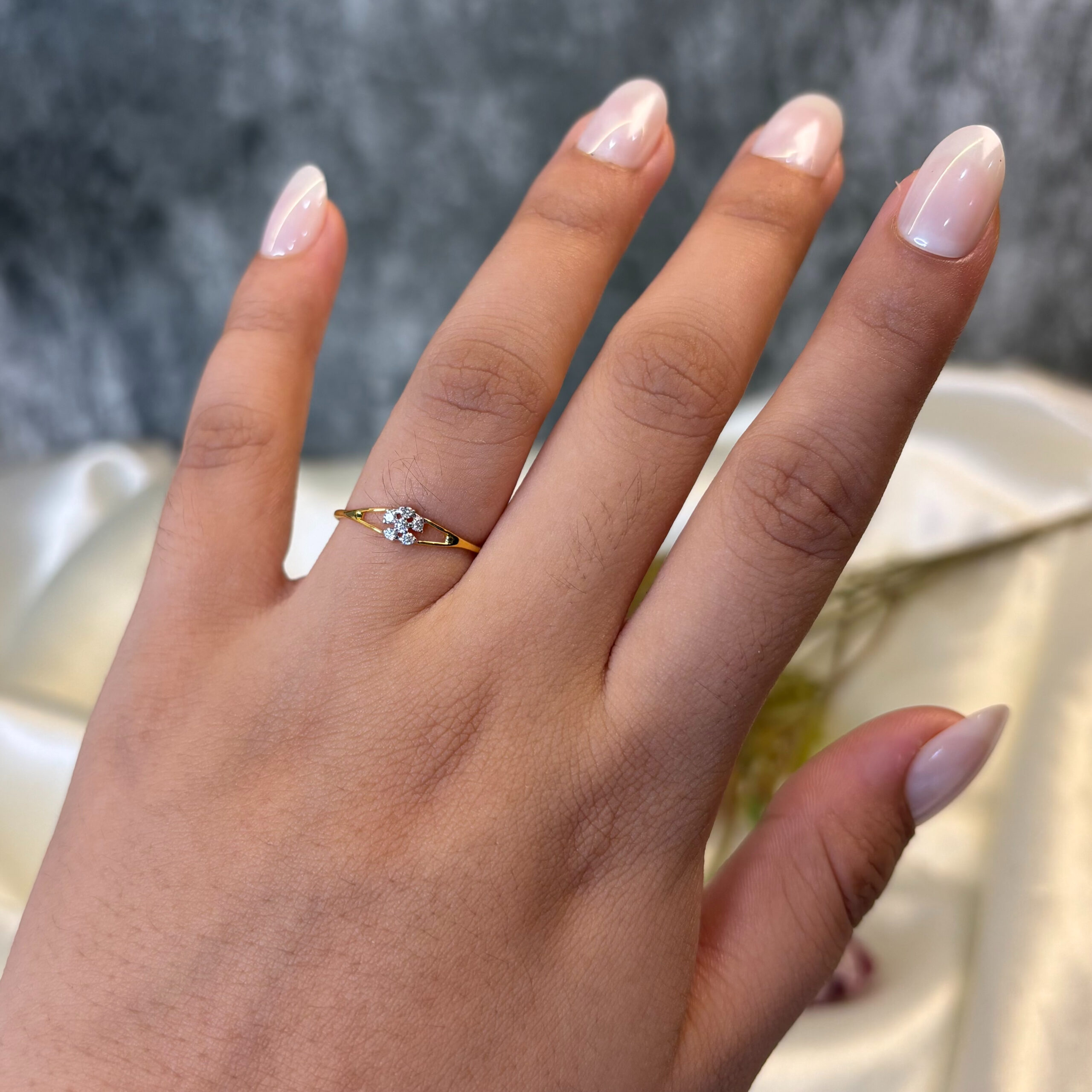 DIAMOND RING ( 9KT GOLD)
