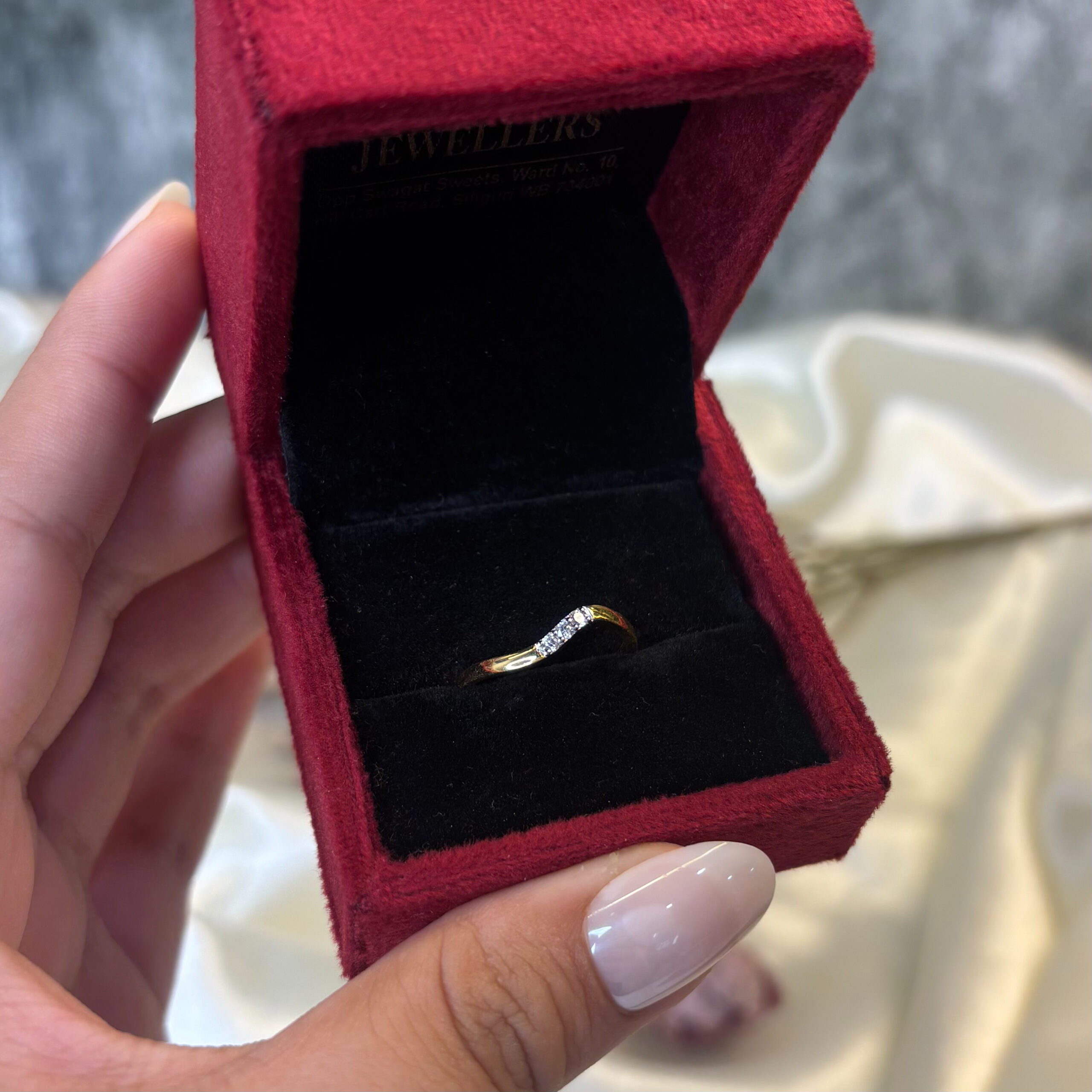 DIAMOND RING ( 18KT GOLD)
