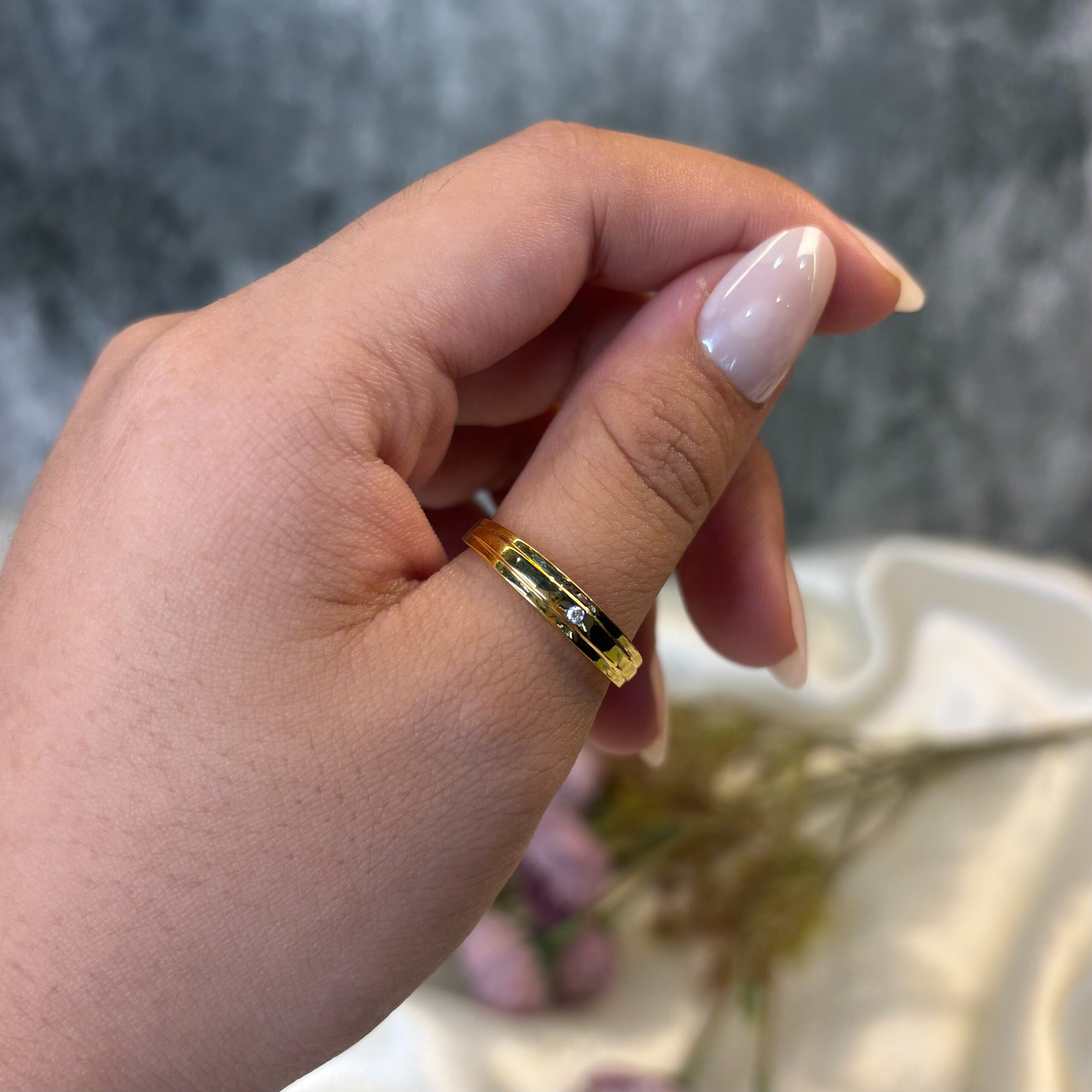 DIAMOND RING ( 18KT GOLD)