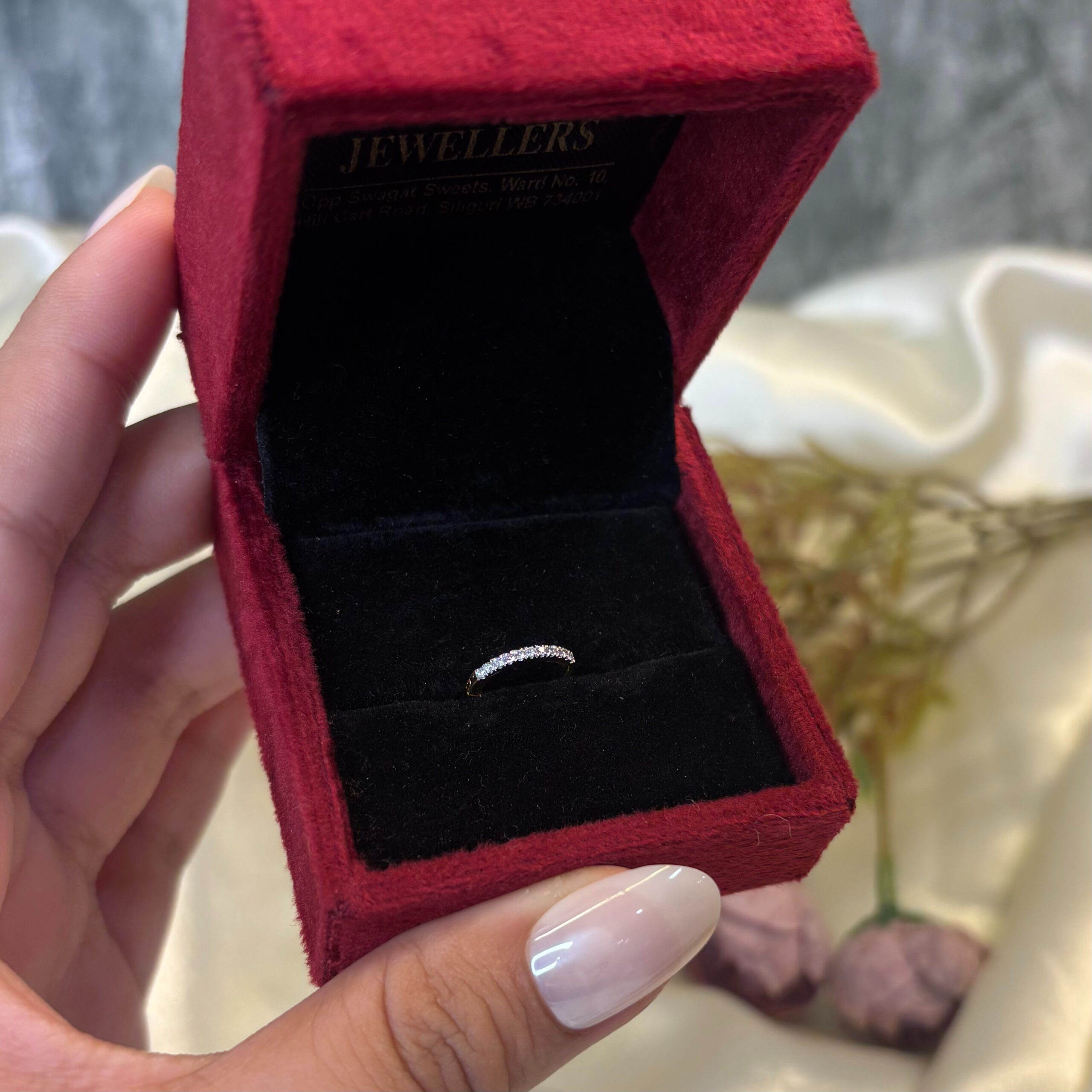 DIAMOND NOSE RING ( 18KT GOLD)
