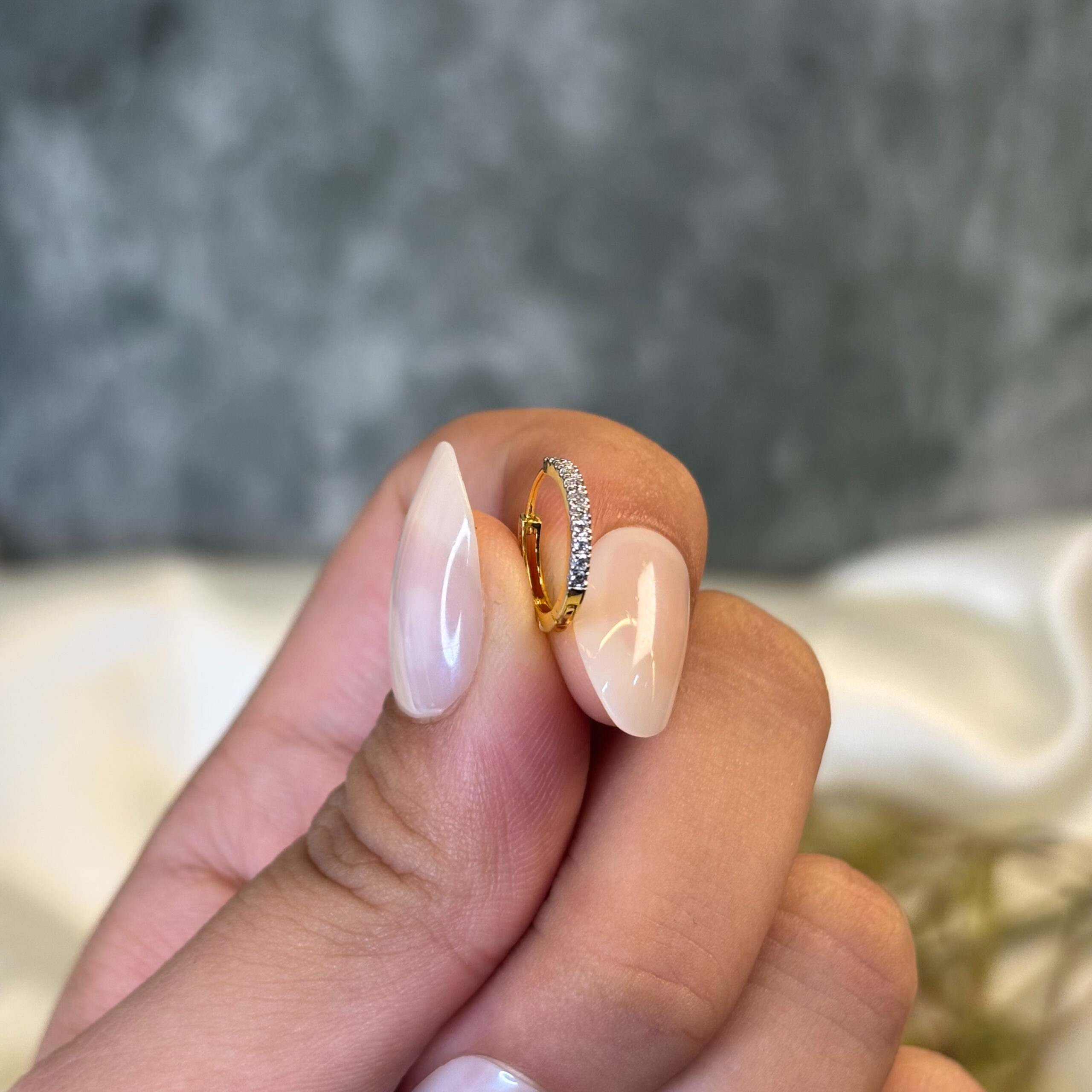 DIAMOND NOSE RING ( 18KT GOLD)