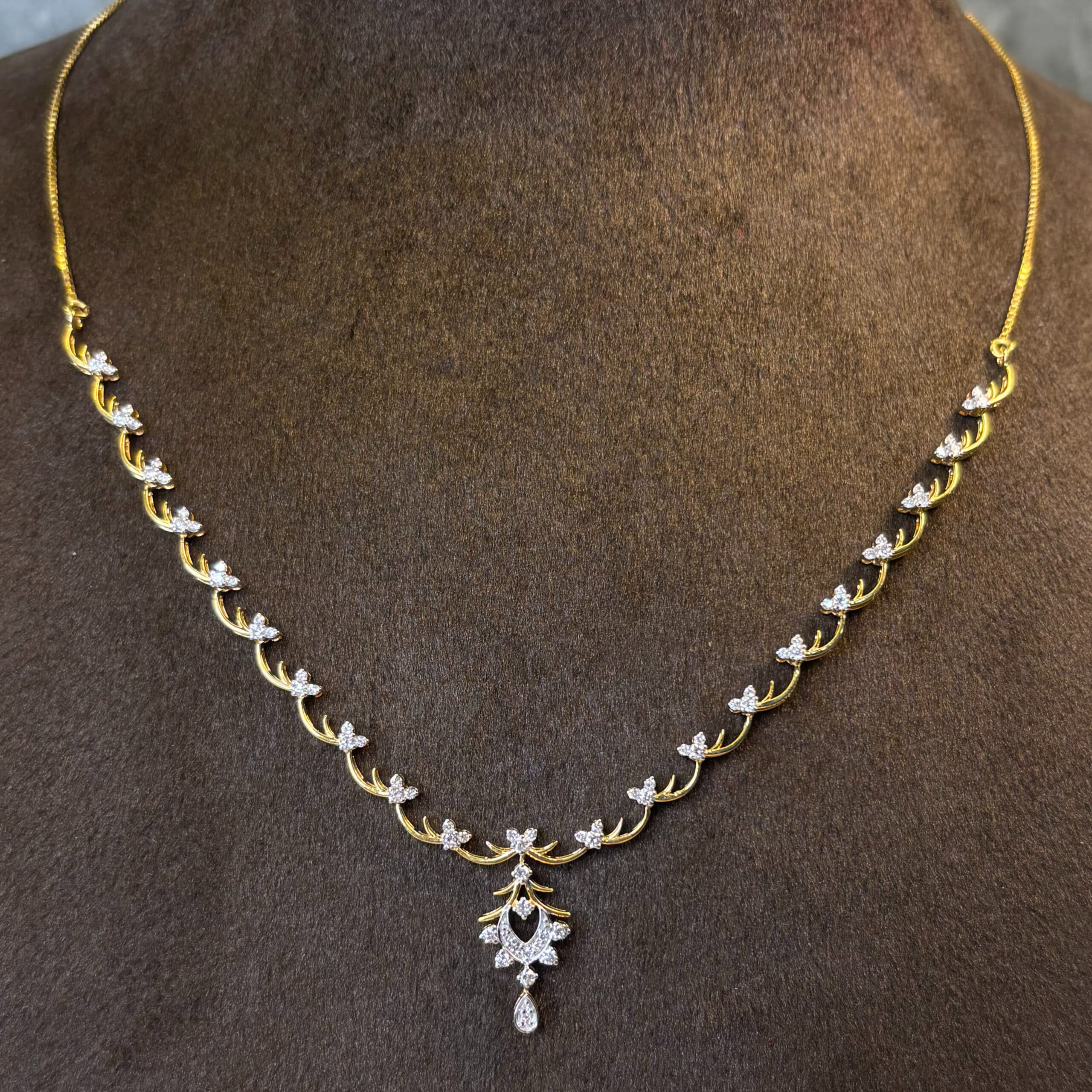 DIAMOND NECKLACE ( 9KT GOLD)