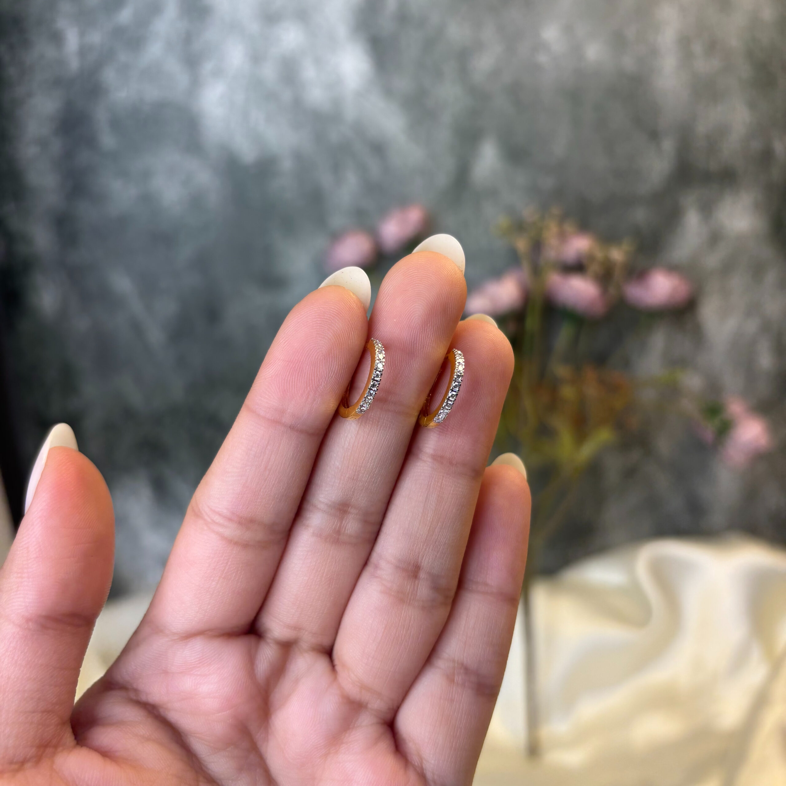 DIAMOND EARRING ( 18KT GOLD)
