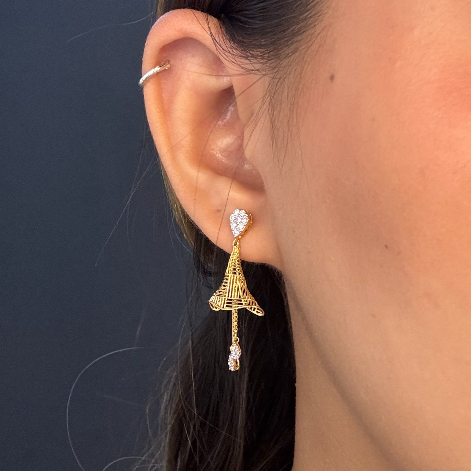 DIAMOND EARRING ( 18KT GOLD)