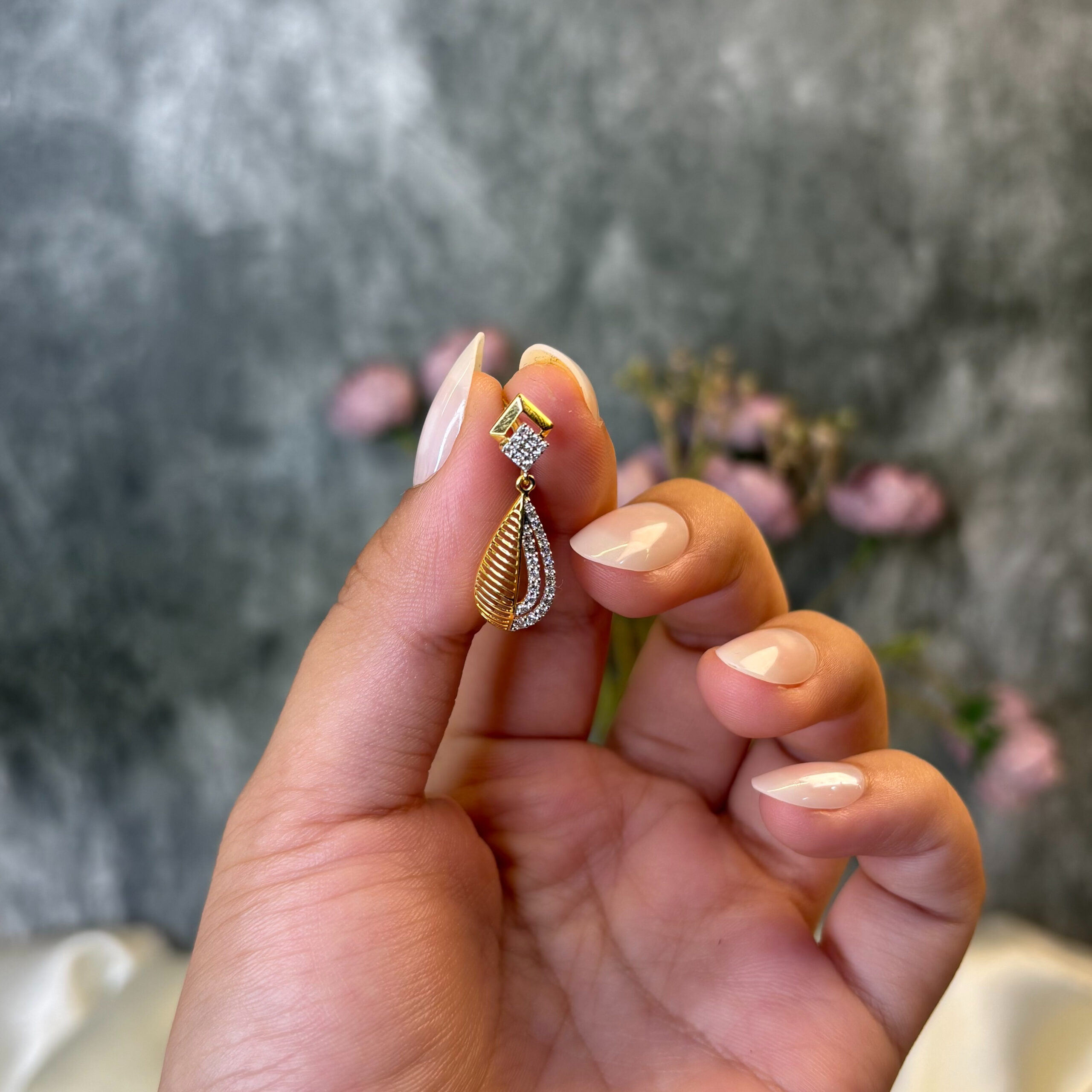 DIAMOND EARRING ( 18KT GOLD)