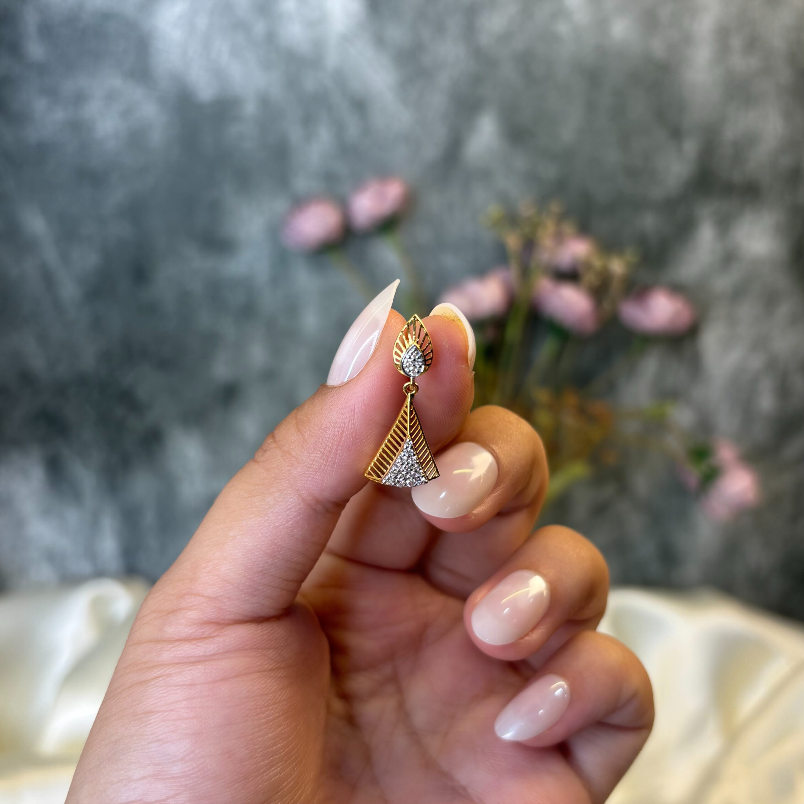 DIAMOND EARRING ( 18KT GOLD)