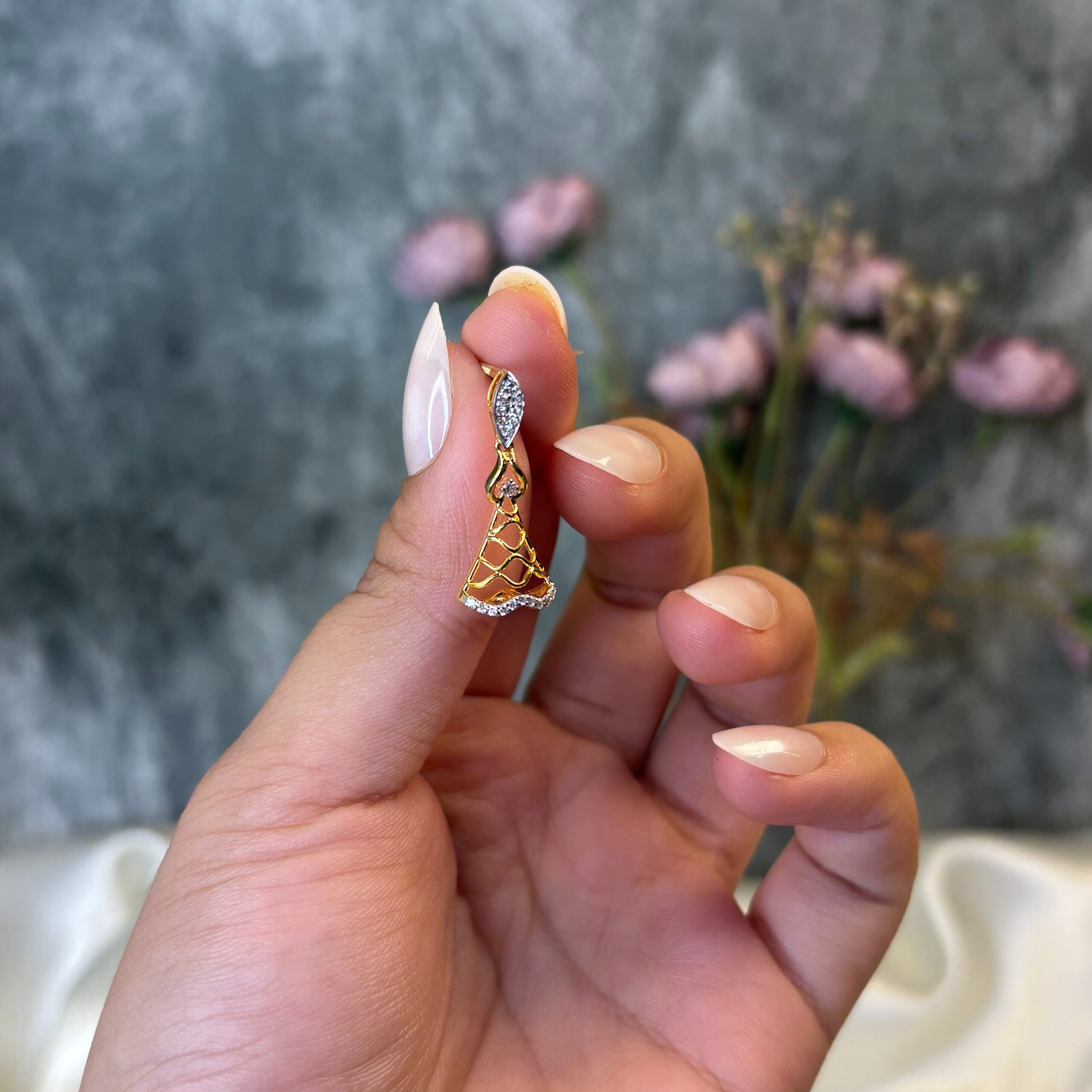 DIAMOND EARRING ( 18KT GOLD)