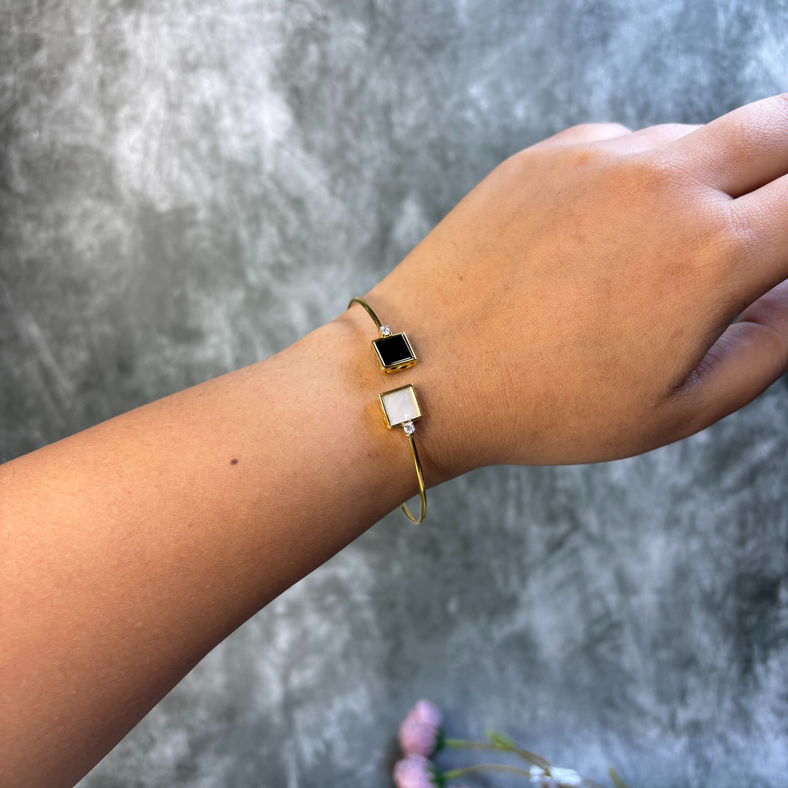 BANGLE ( 9KT GOLD)
