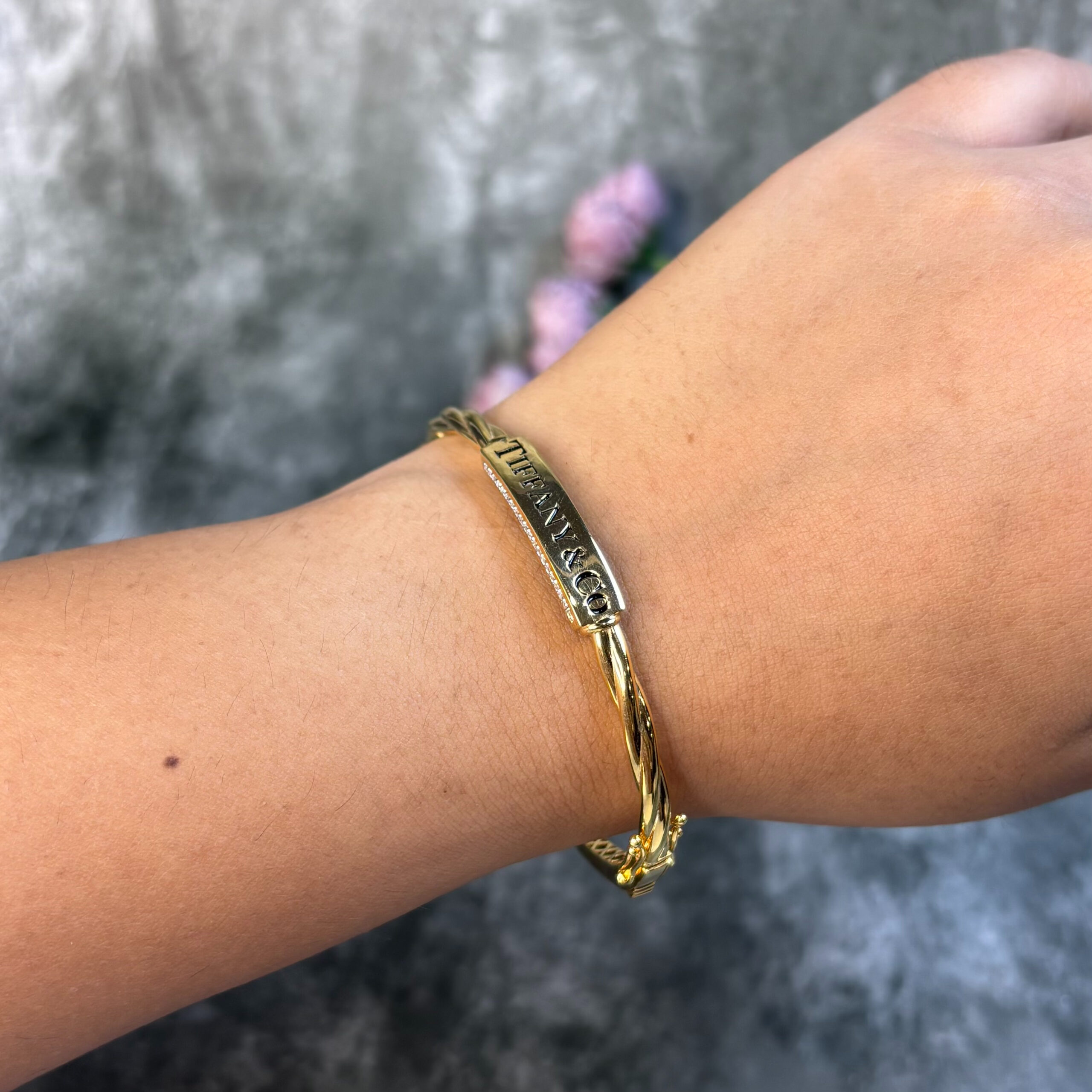 BANGLE ( 9KT GOLD)
