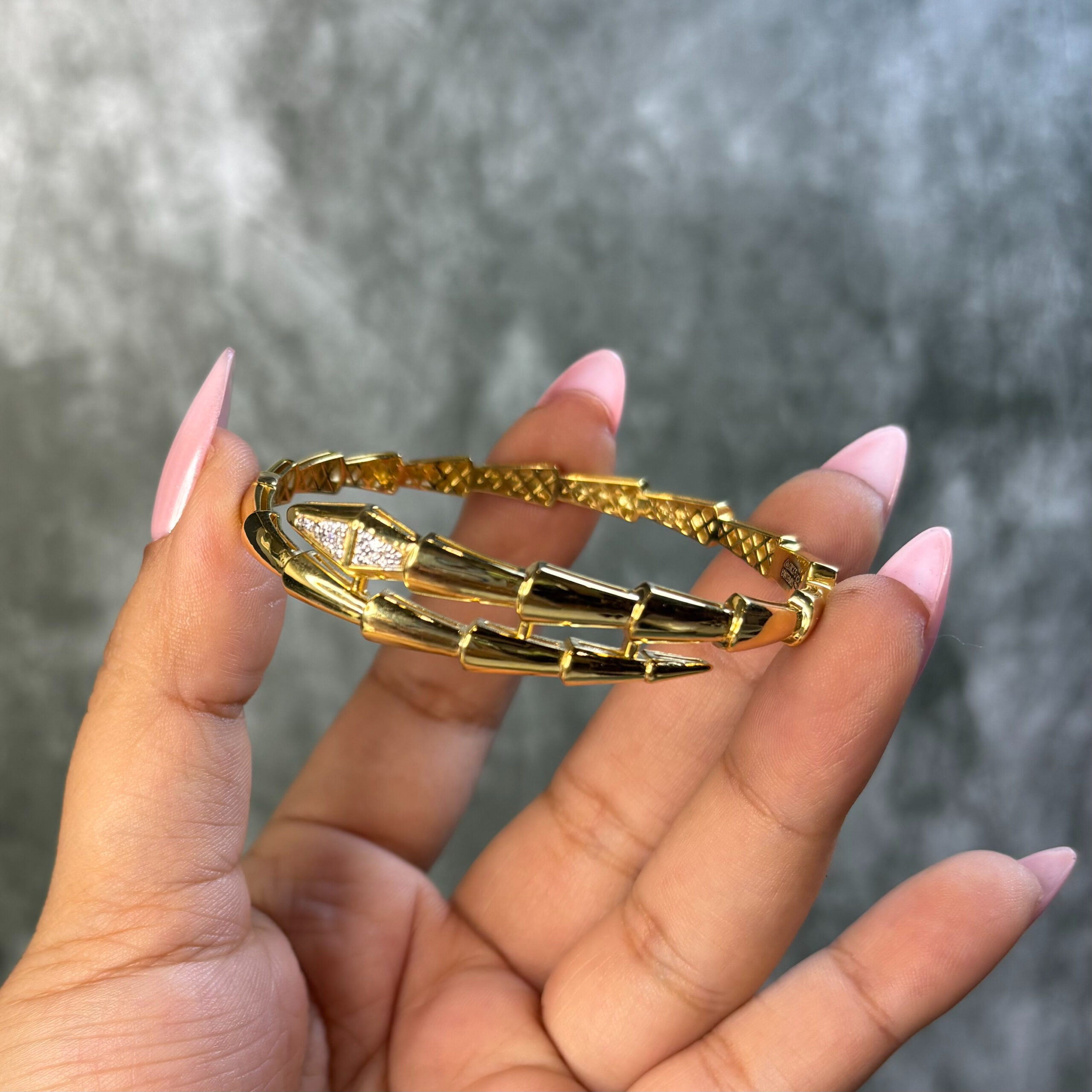 BANGLE ( 9KT GOLD)