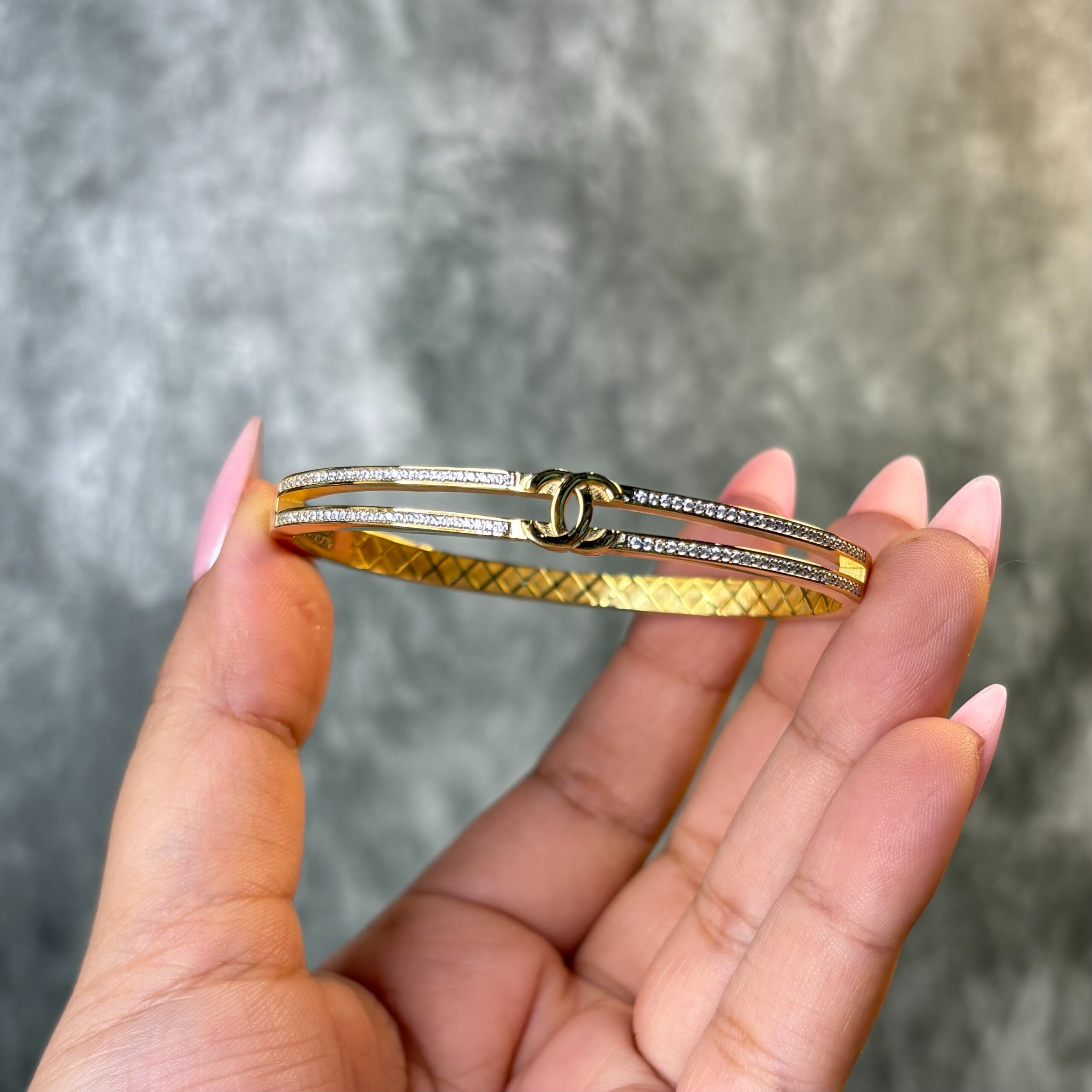 BANGLE ( 9KT GOLD)