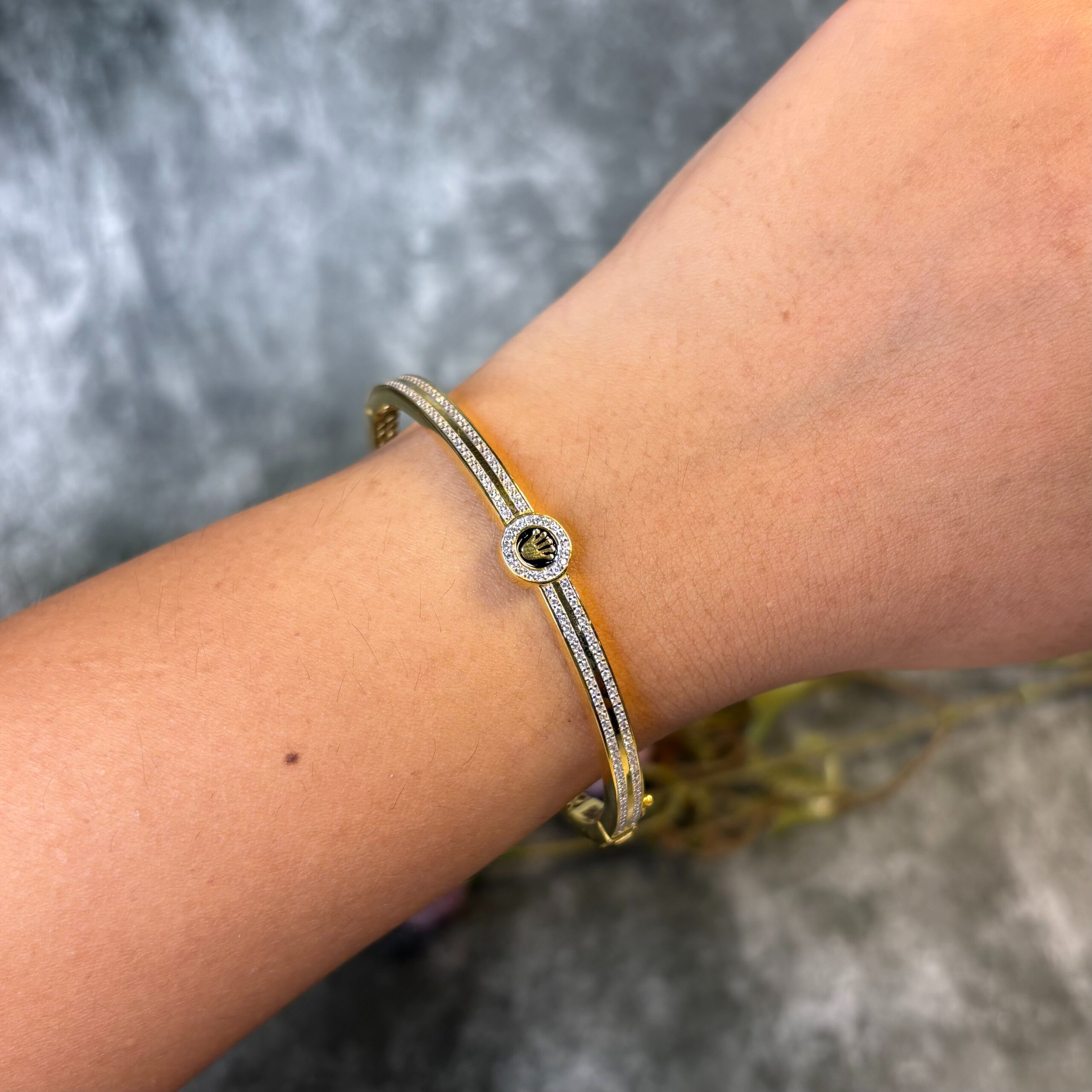 BANGLE ( 9KT GOLD)