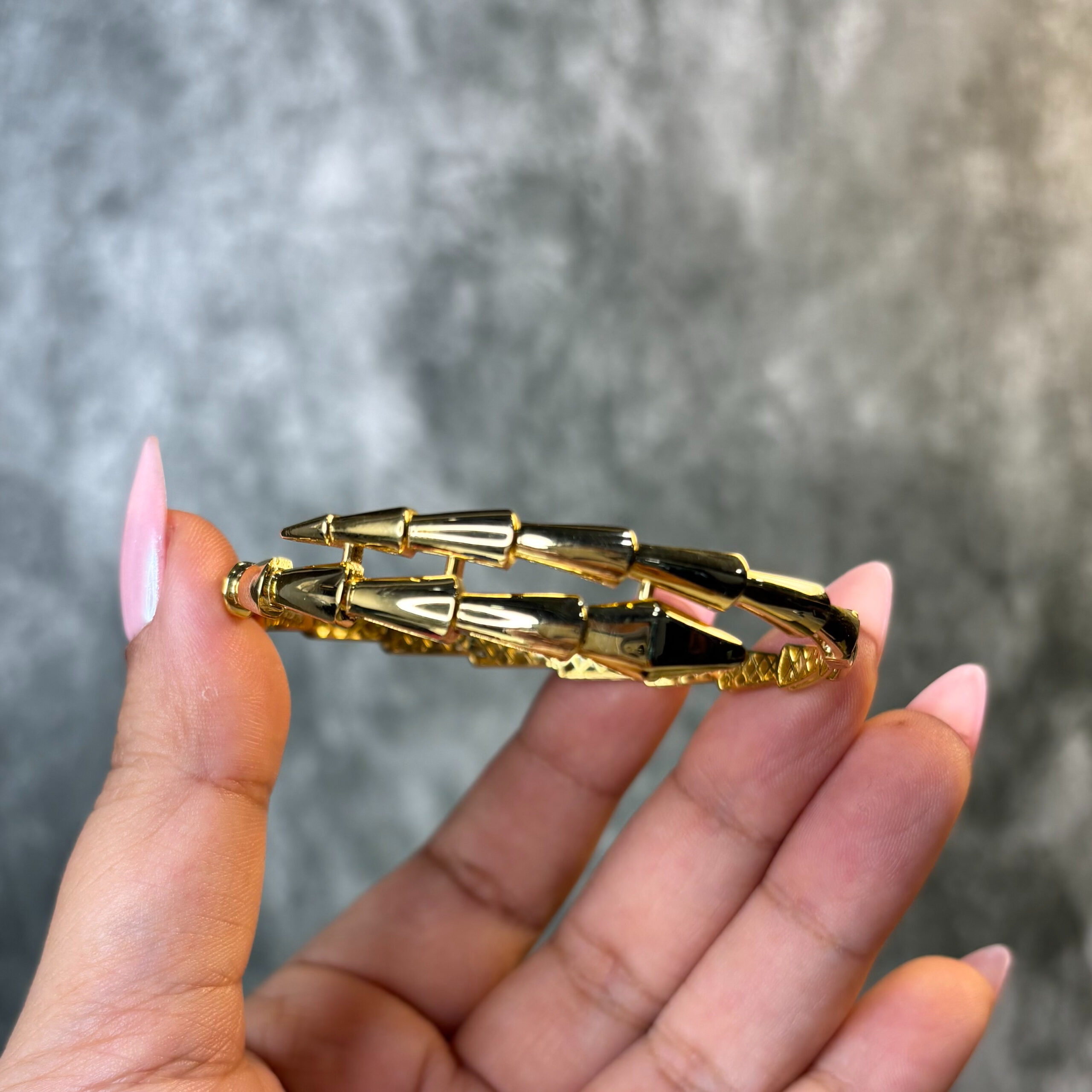 BANGLE ( 9KT GOLD)