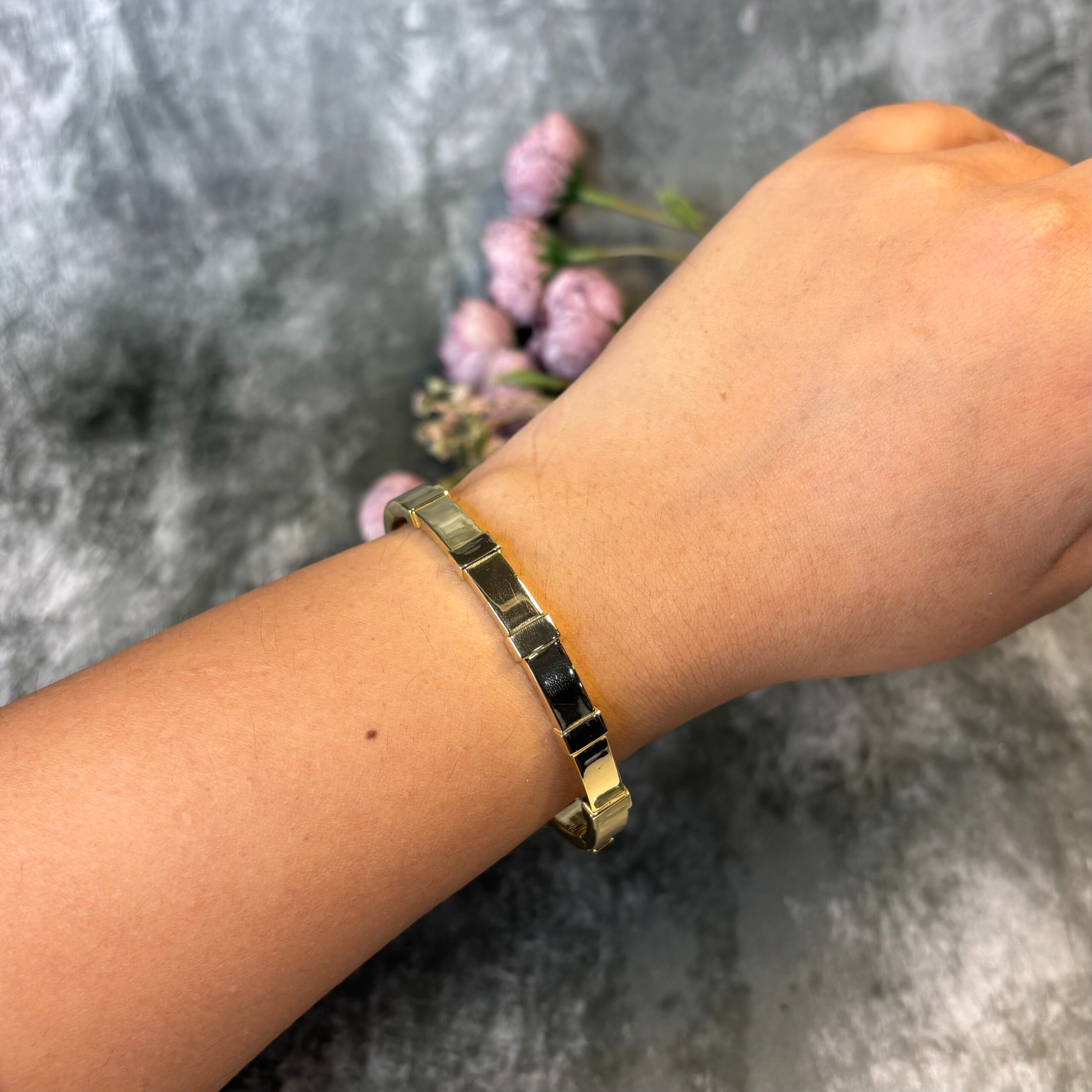 BANGLE ( 9KT GOLD)