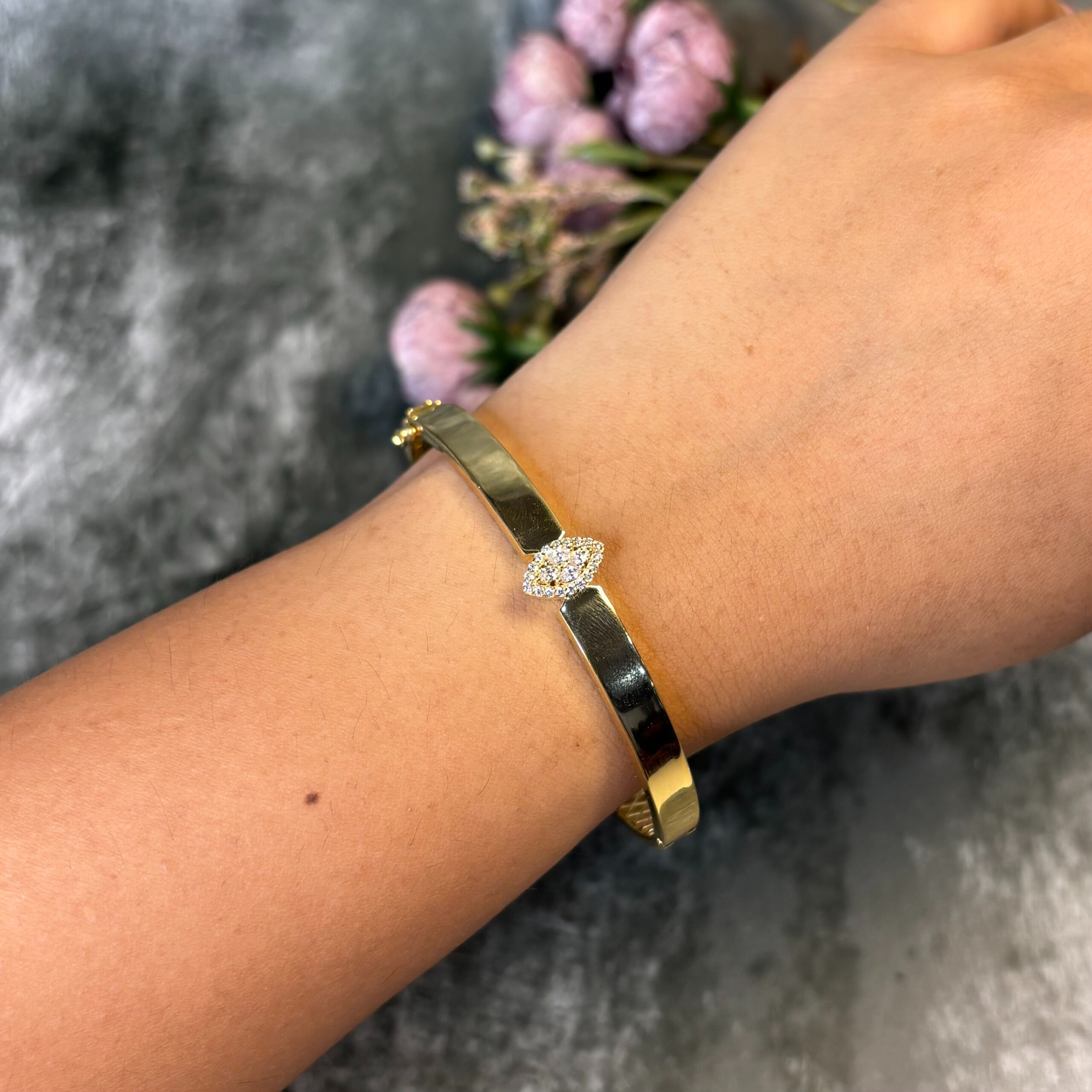 BANGLE ( 9KT GOLD)