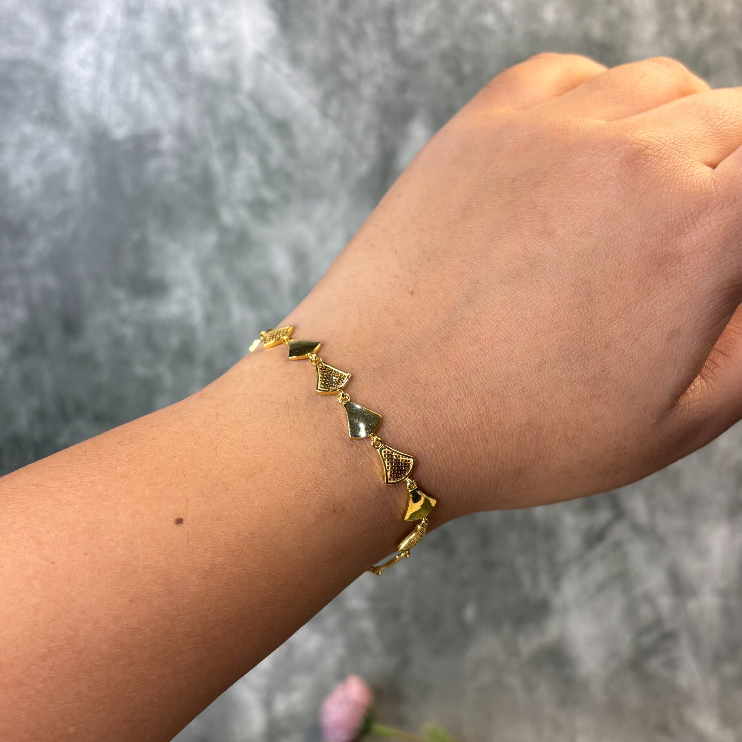 BRACELET ( 9KT GOLD)