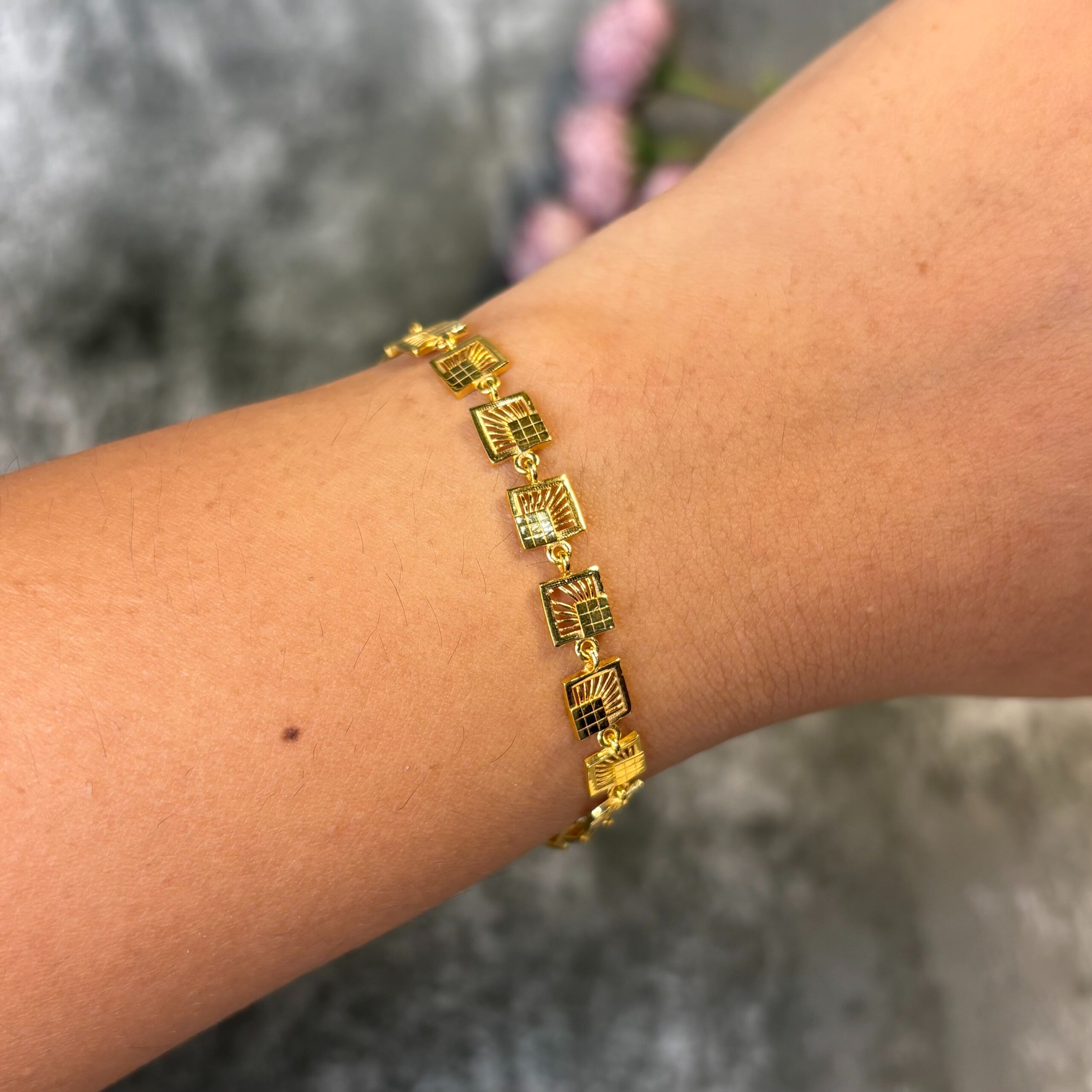 BRACELET ( 9KT GOLD)