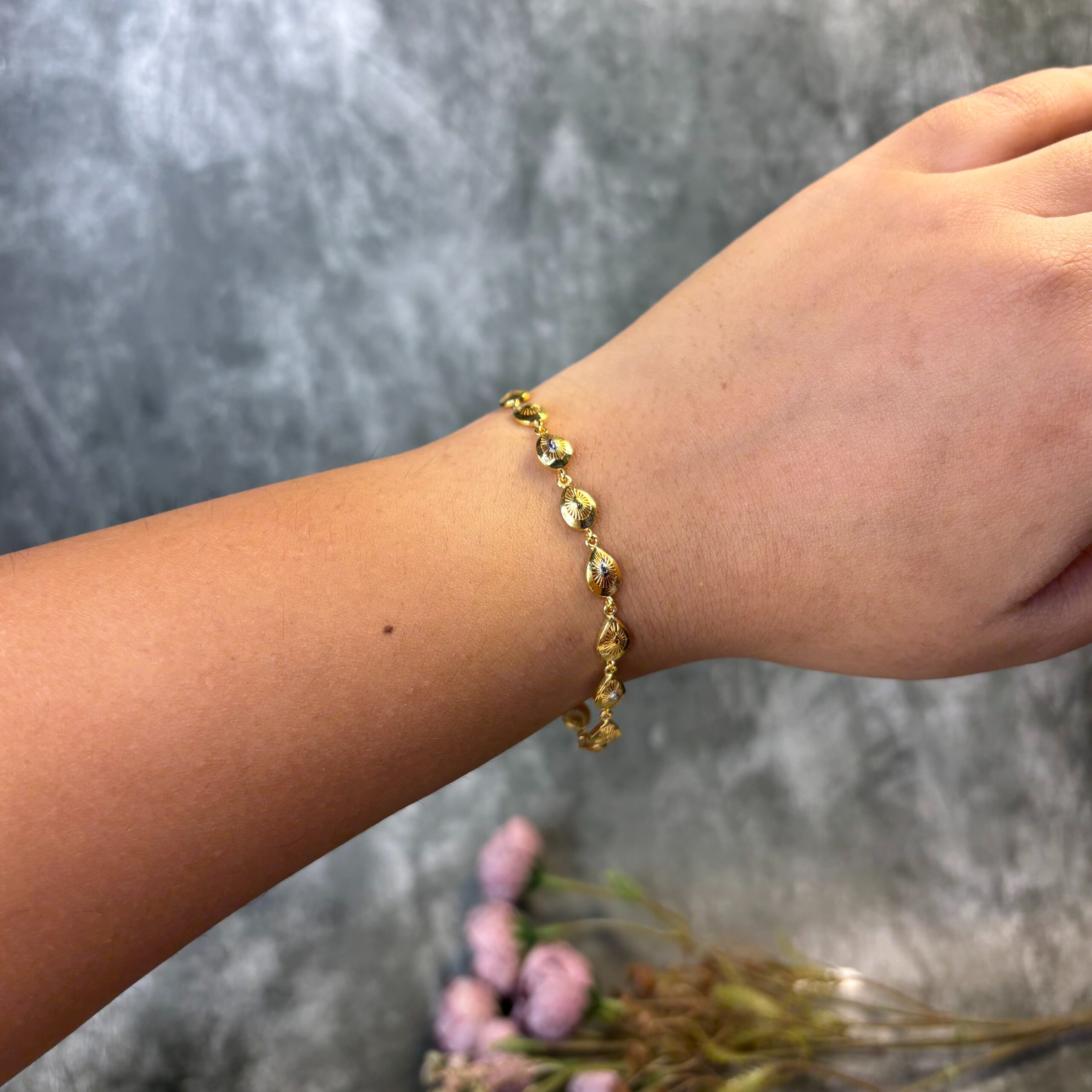 BRACELET ( 9KT GOLD)