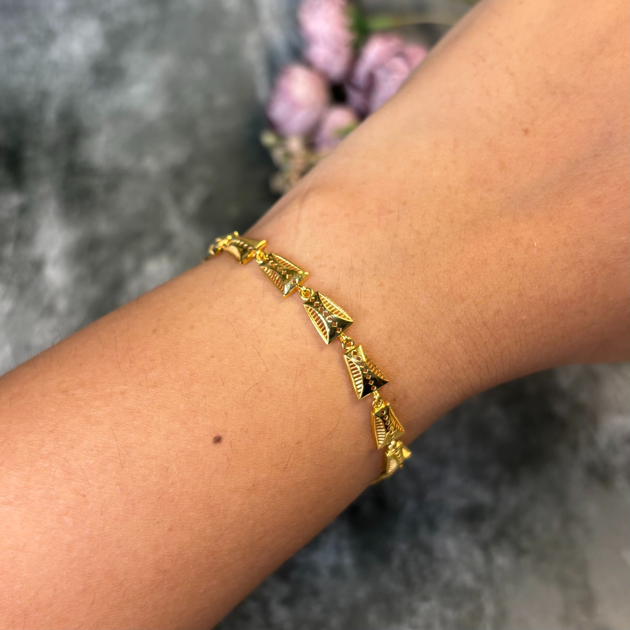BRACELET ( 9KT GOLD)