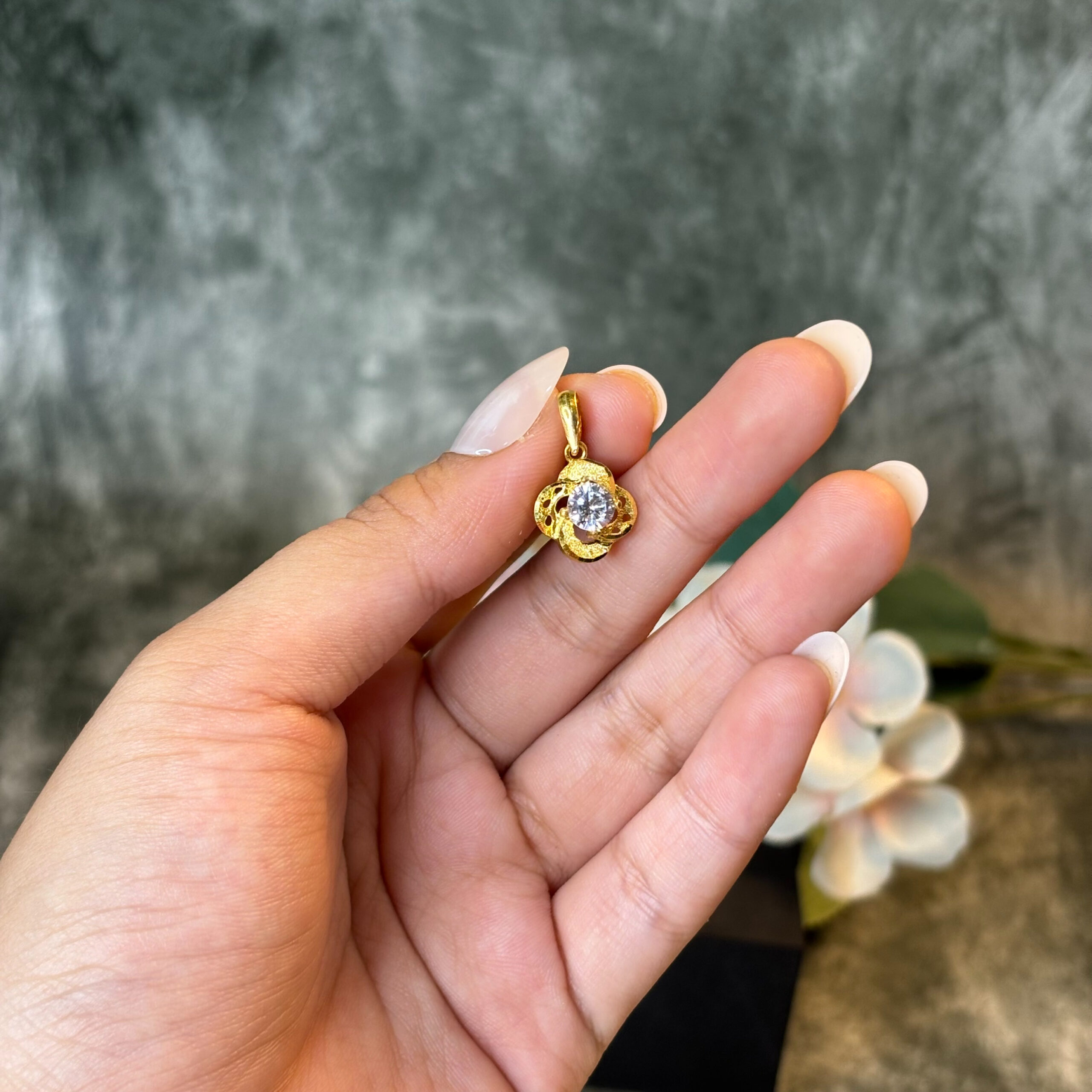 PENDENT ( 24KT GOLD)