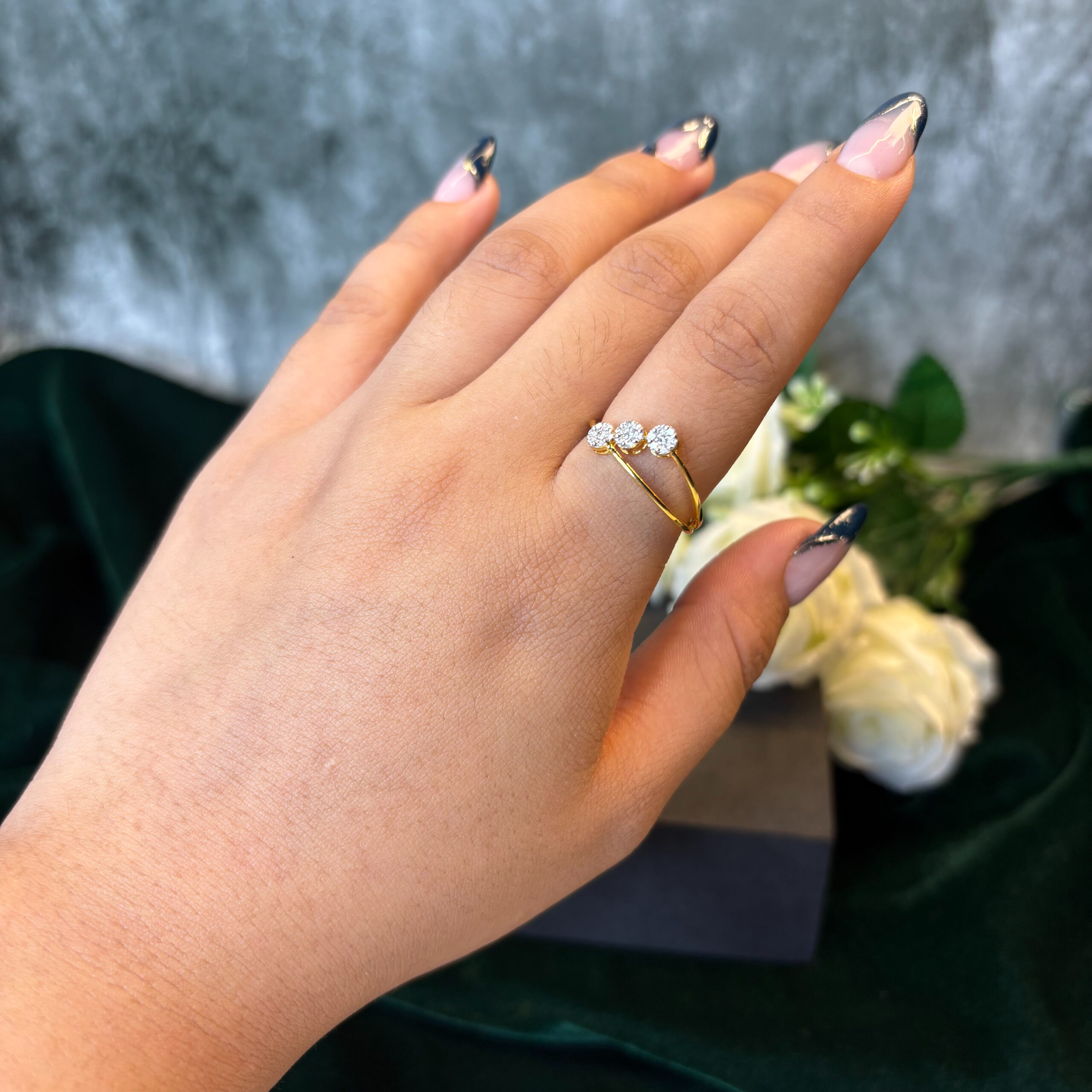 DIAMOND RING  ( 9KT GOLD)